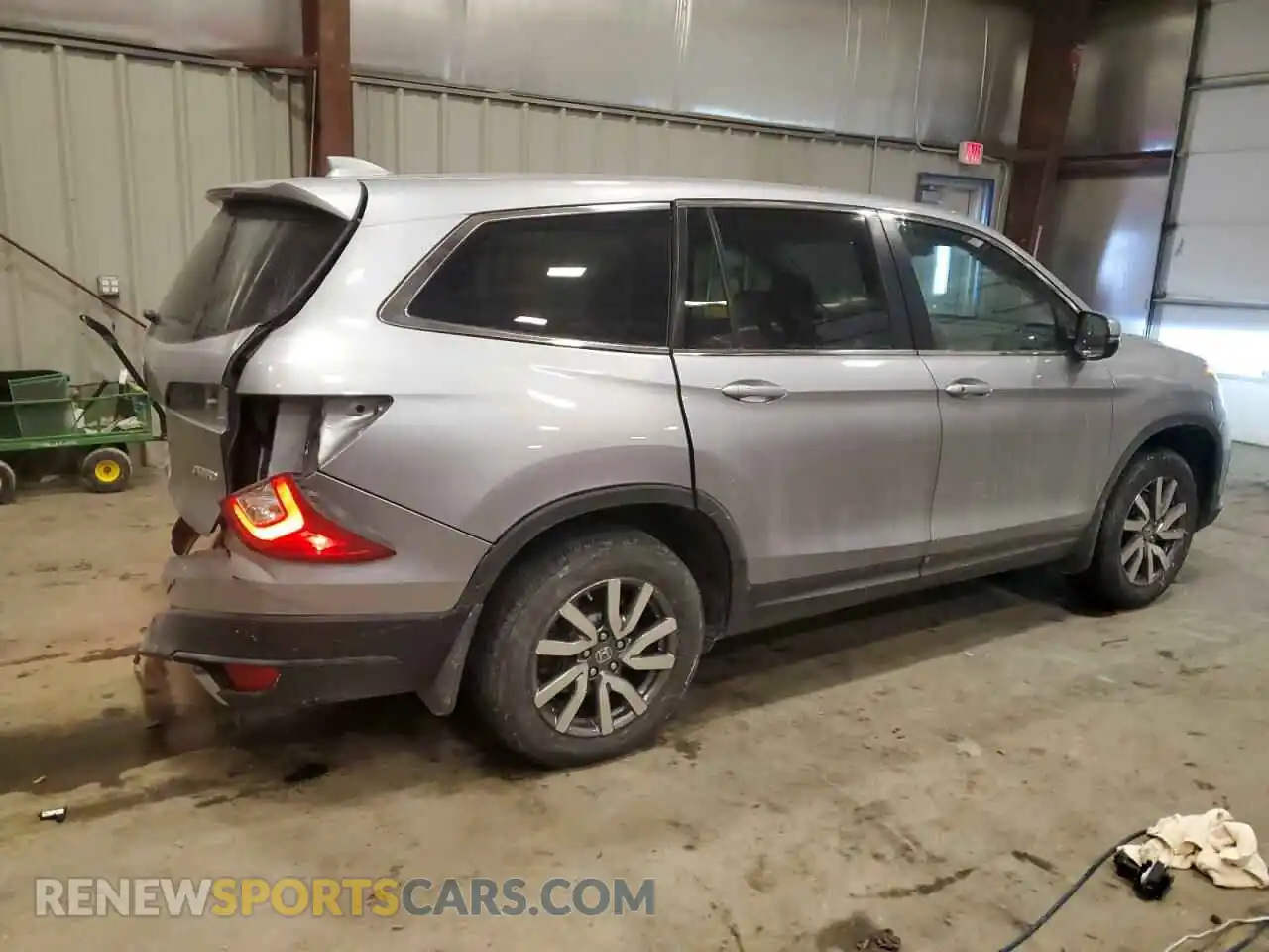 3 Photograph of a damaged car 5FNYF6H54LB013067 HONDA PILOT 2020