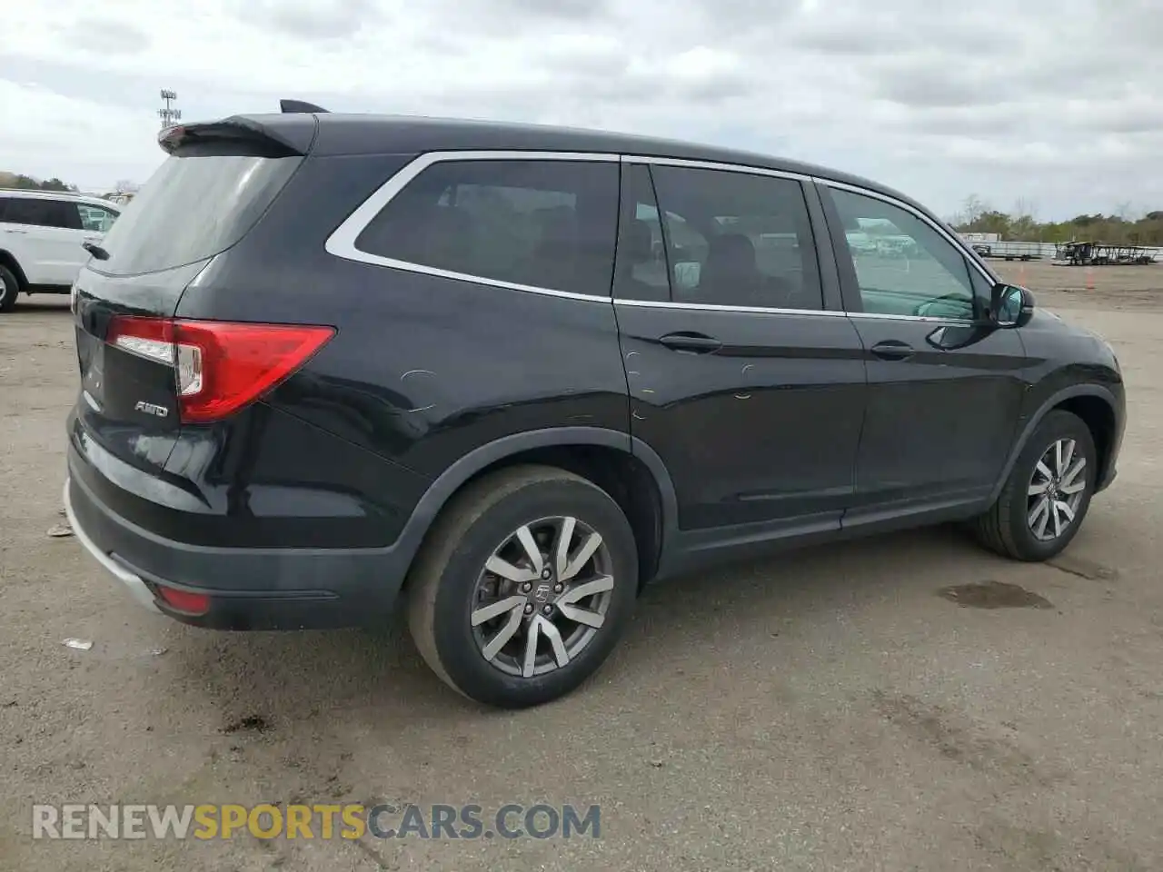 3 Photograph of a damaged car 5FNYF6H57LB068676 HONDA PILOT 2020
