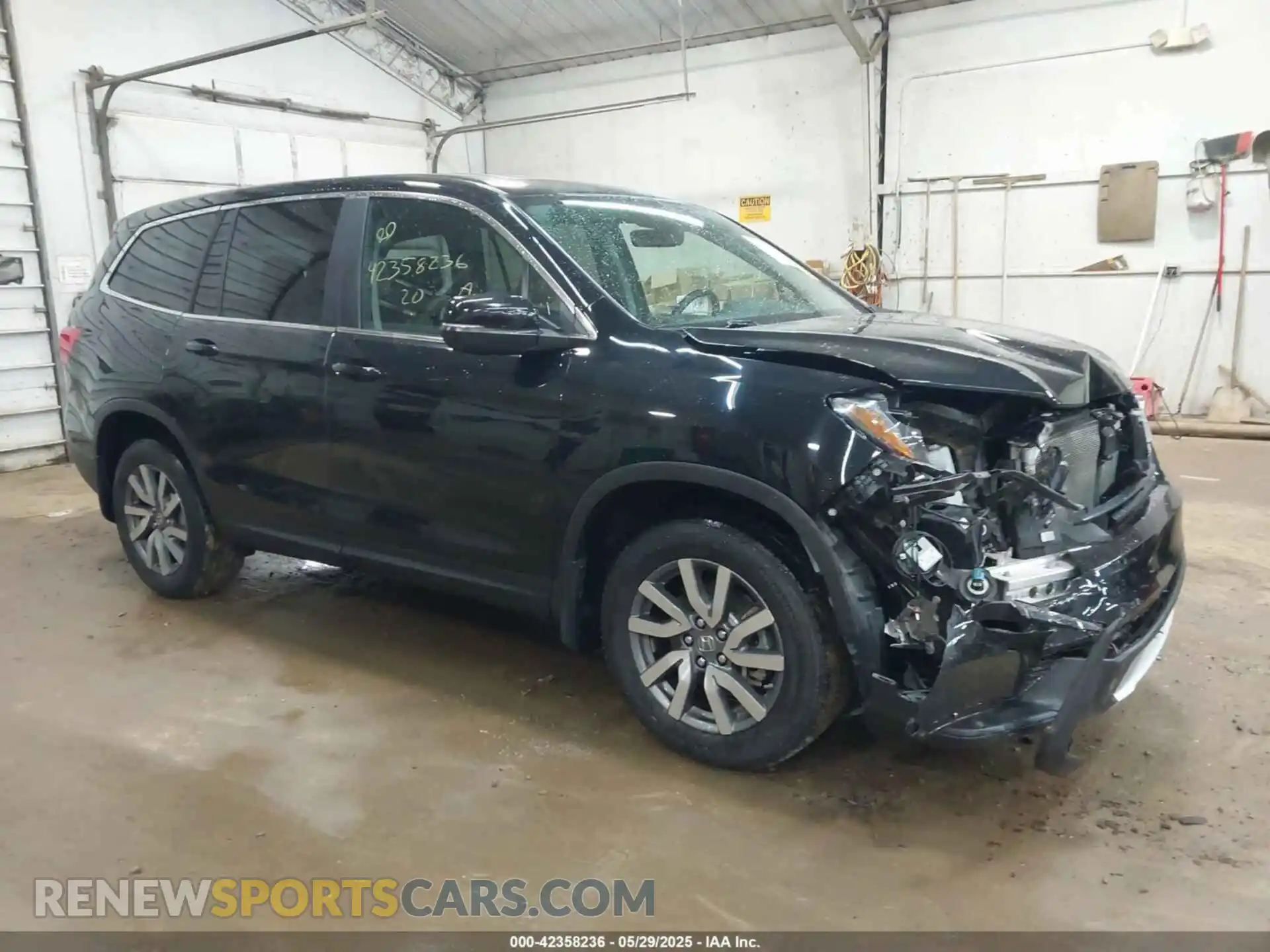 1 Photograph of a damaged car 5FNYF6H58LB061994 HONDA PILOT 2020