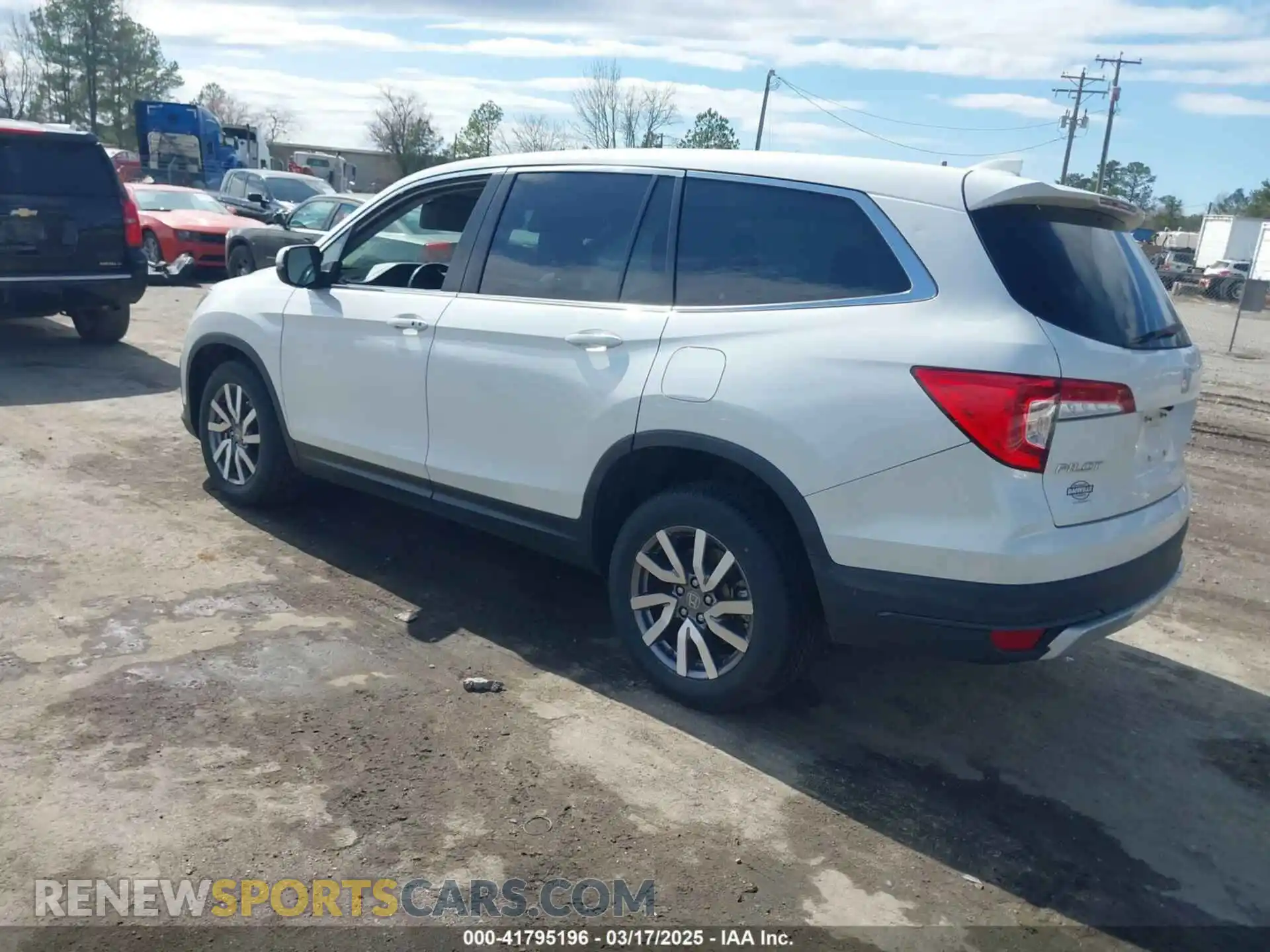 3 Photograph of a damaged car 5FNYF6H59LB068310 HONDA PILOT 2020