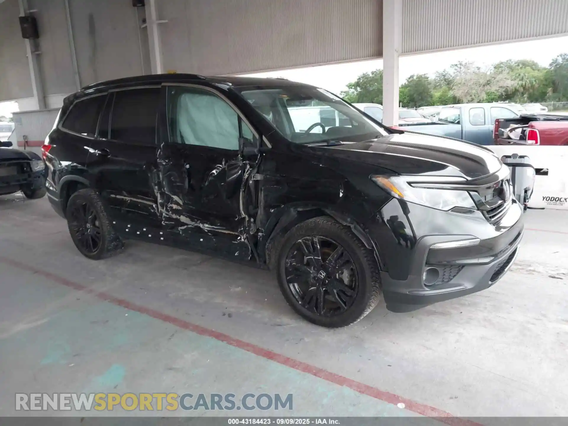 1 Photograph of a damaged car 5FNYF5H21MB025761 HONDA PILOT 2021