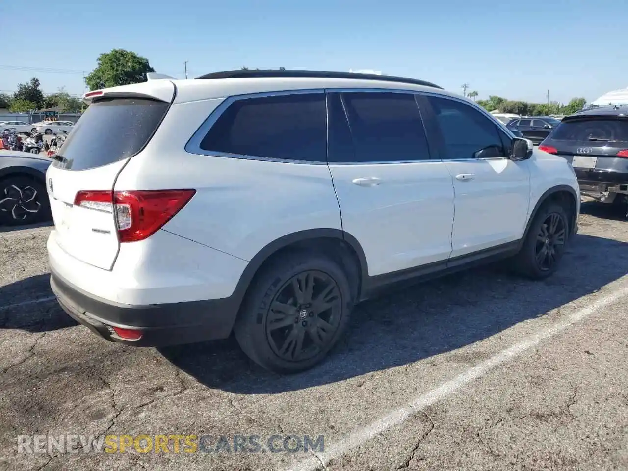 3 Photograph of a damaged car 5FNYF5H22MB006975 HONDA PILOT 2021