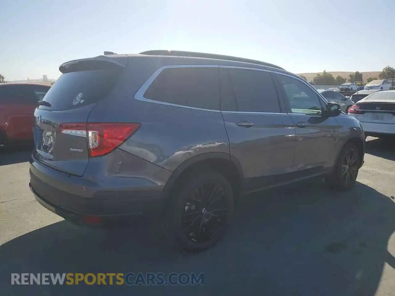 3 Photograph of a damaged car 5FNYF5H22MB018284 HONDA PILOT 2021
