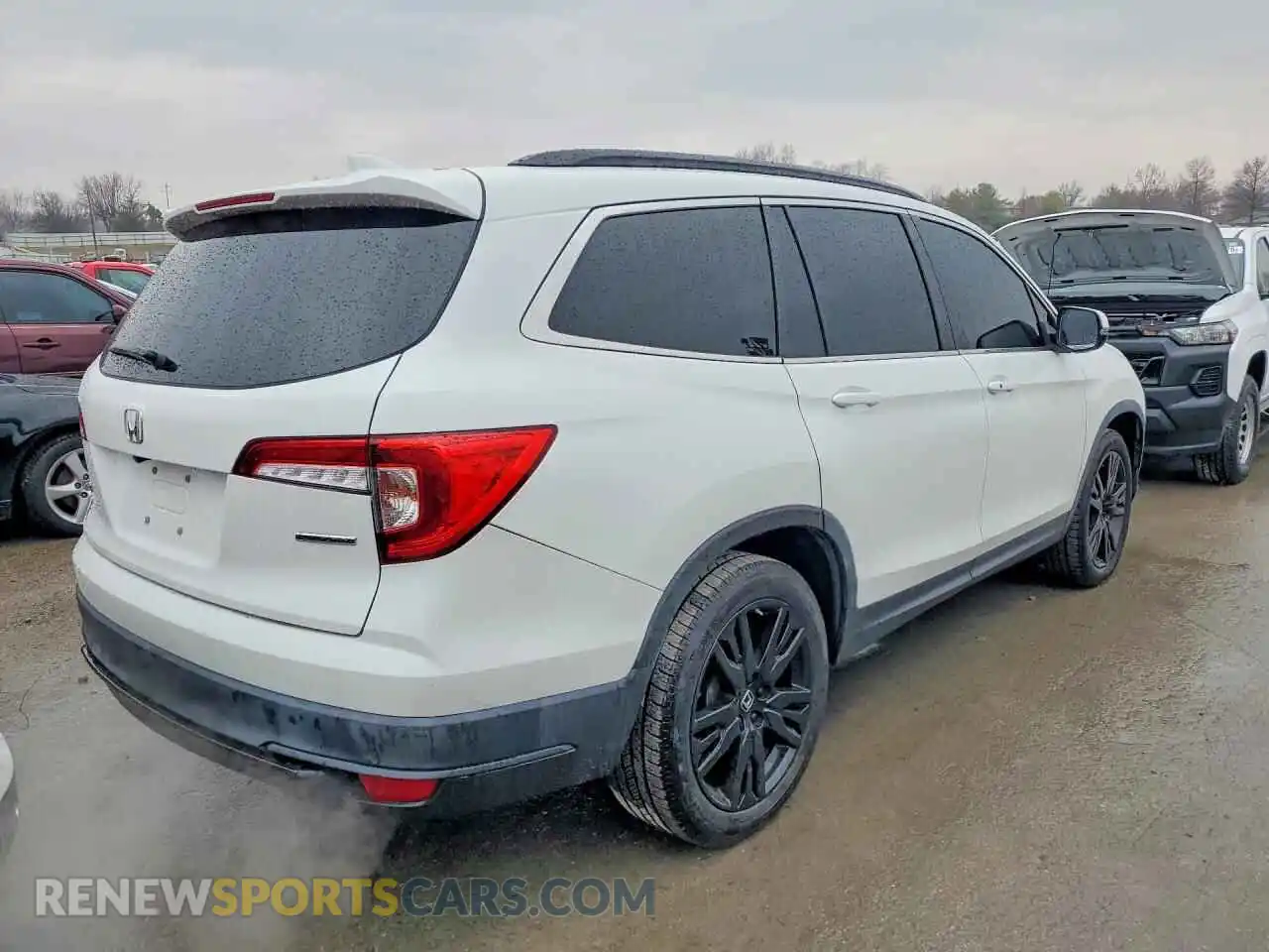 3 Photograph of a damaged car 5FNYF5H23MB008153 HONDA PILOT 2021