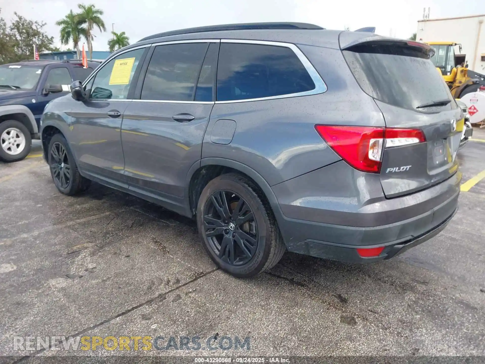 3 Photograph of a damaged car 5FNYF5H23MB036535 HONDA PILOT 2021