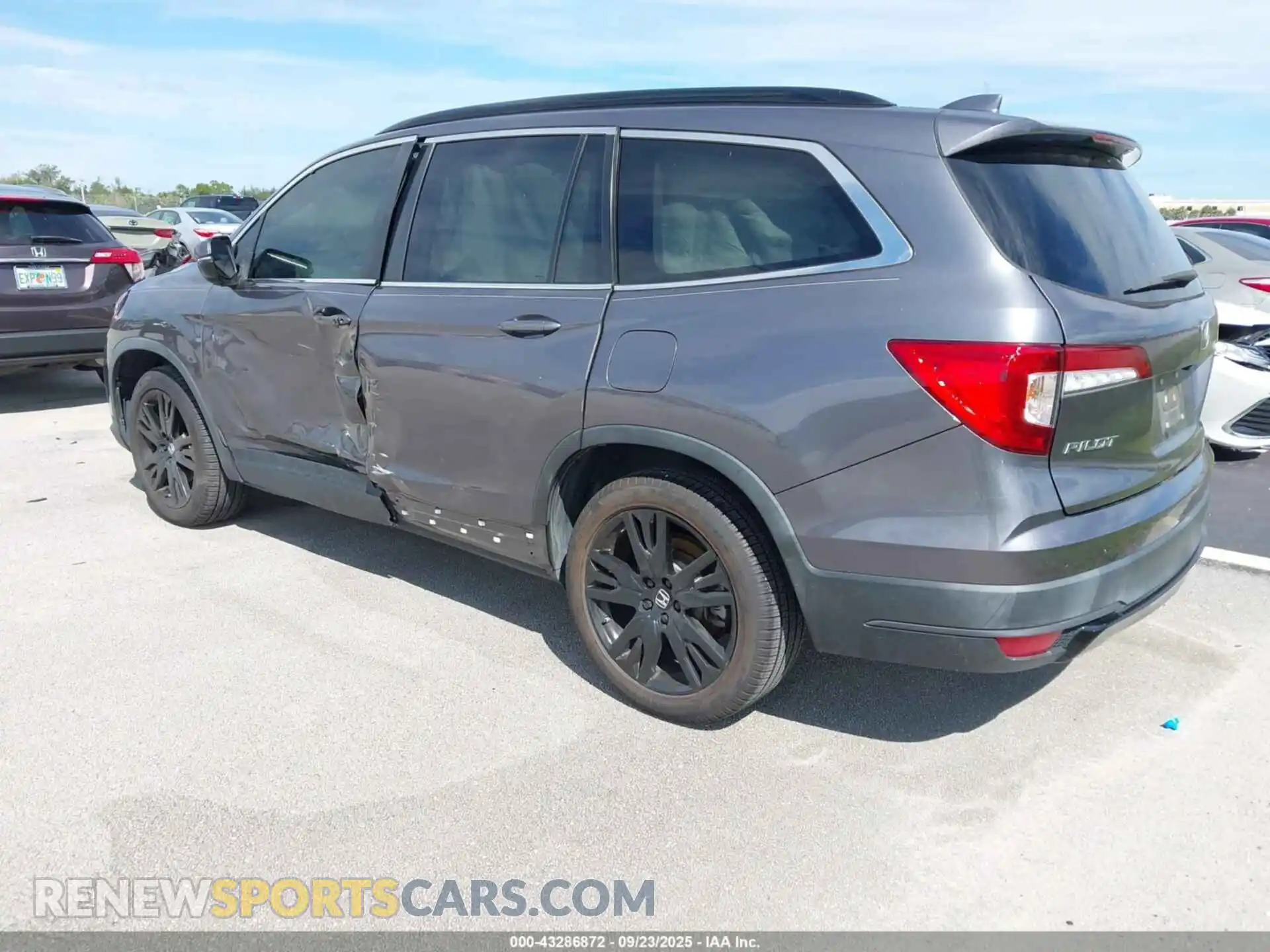 3 Photograph of a damaged car 5FNYF5H24MB027987 HONDA PILOT 2021