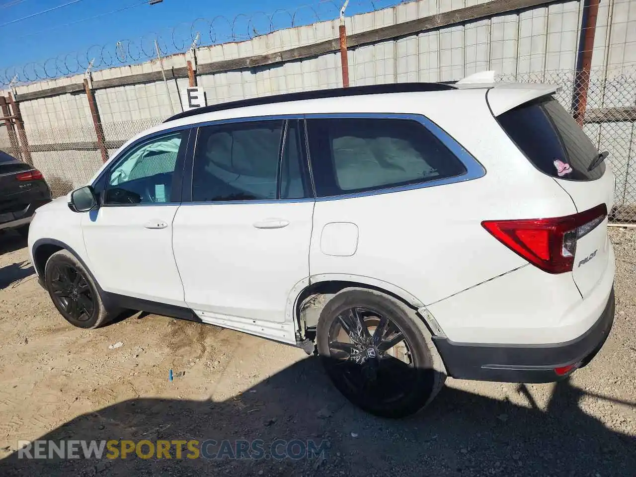 2 fotografías del automóvil dañado 5FNYF5H24MB035328 HONDA PILOT 2021
