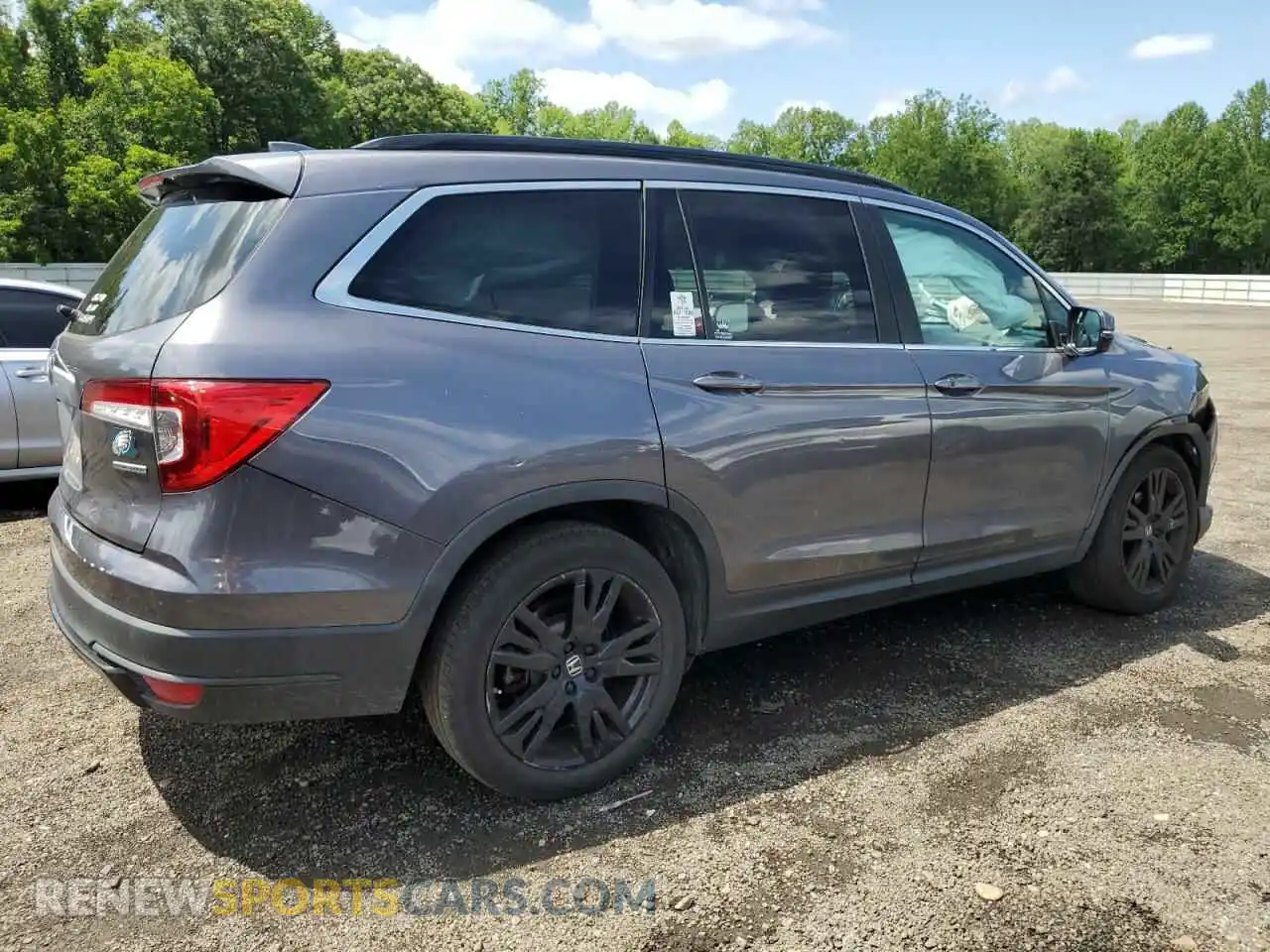 3 Photograph of a damaged car 5FNYF5H27MB005885 HONDA PILOT 2021