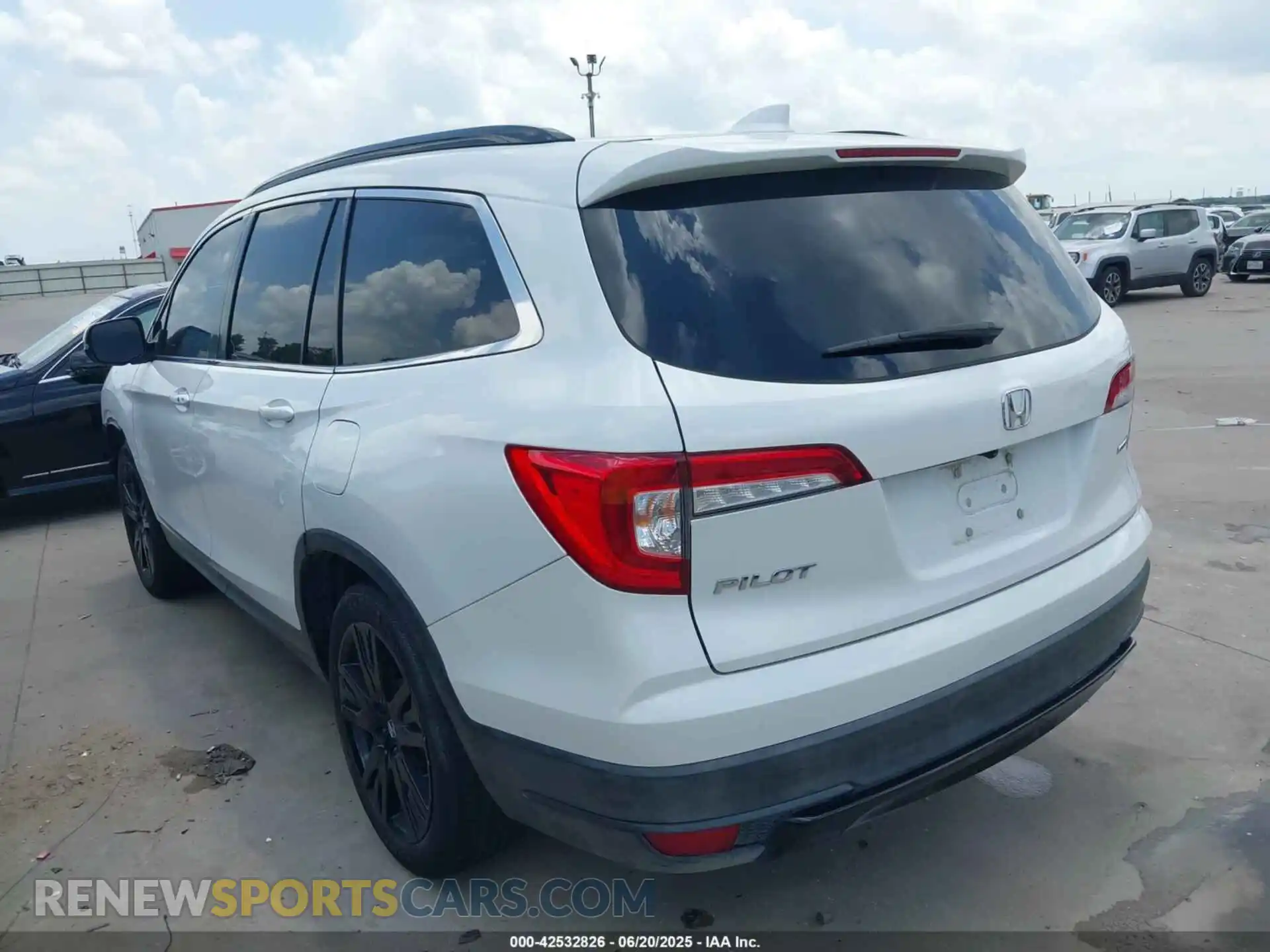 3 Photograph of a damaged car 5FNYF5H27MB014344 HONDA PILOT 2021