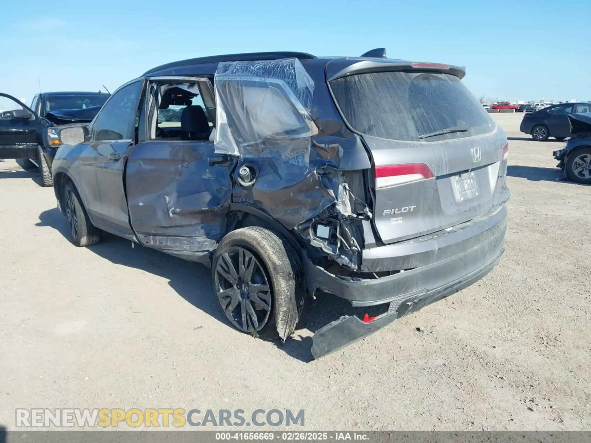 3 Photograph of a damaged car 5FNYF5H27MB040801 HONDA PILOT 2021