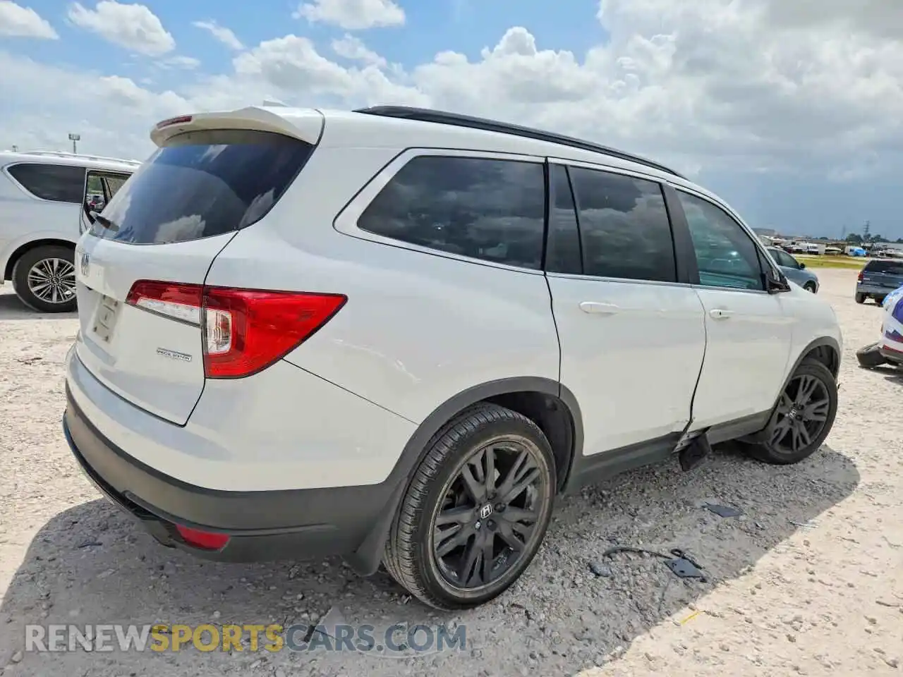 3 Photograph of a damaged car 5FNYF5H28MB006169 HONDA PILOT 2021