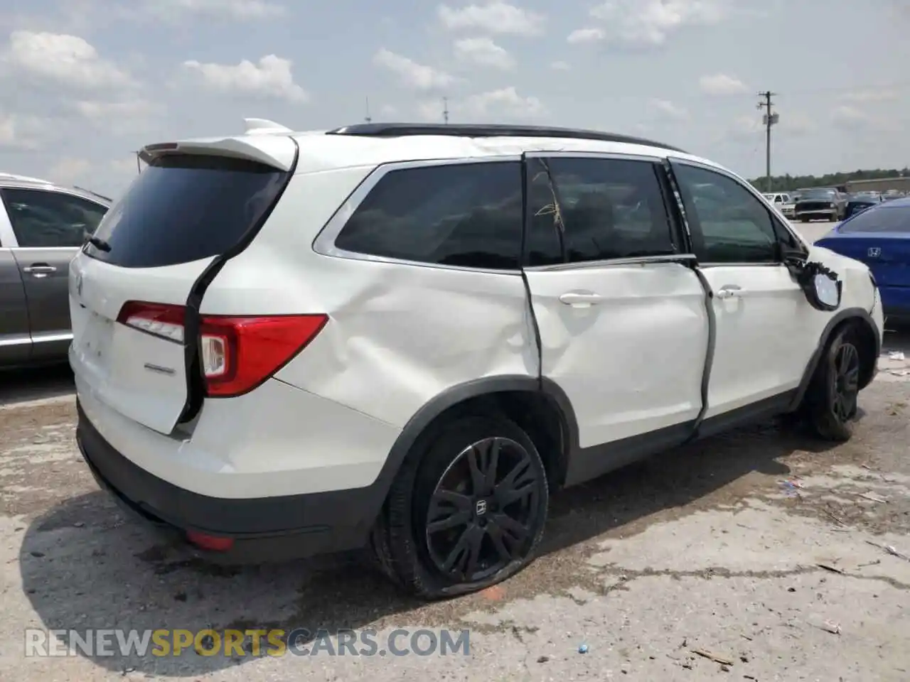 3 Photograph of a damaged car 5FNYF5H29MB008240 HONDA PILOT 2021