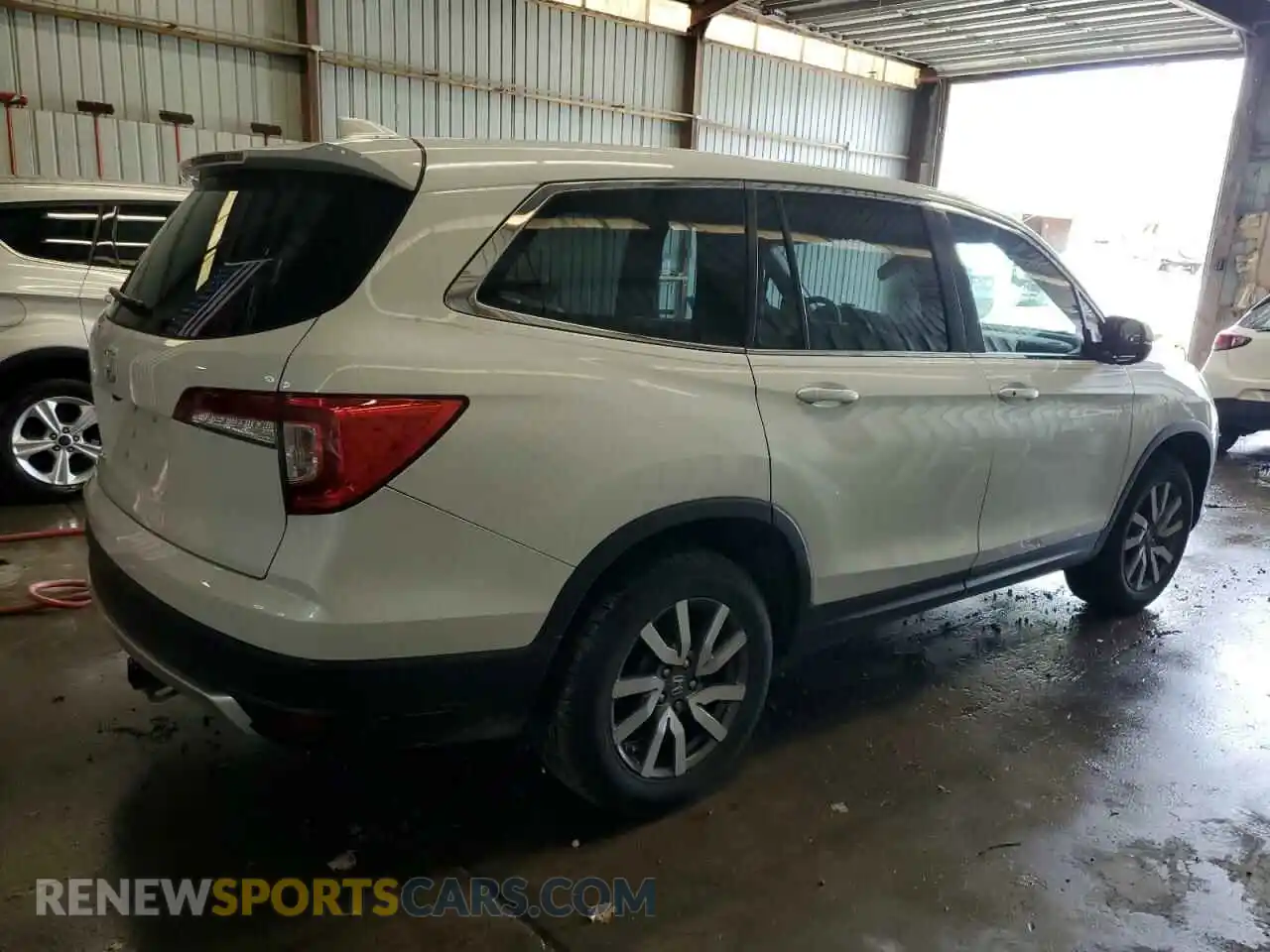 3 Photograph of a damaged car 5FNYF5H32MB012302 HONDA PILOT 2021