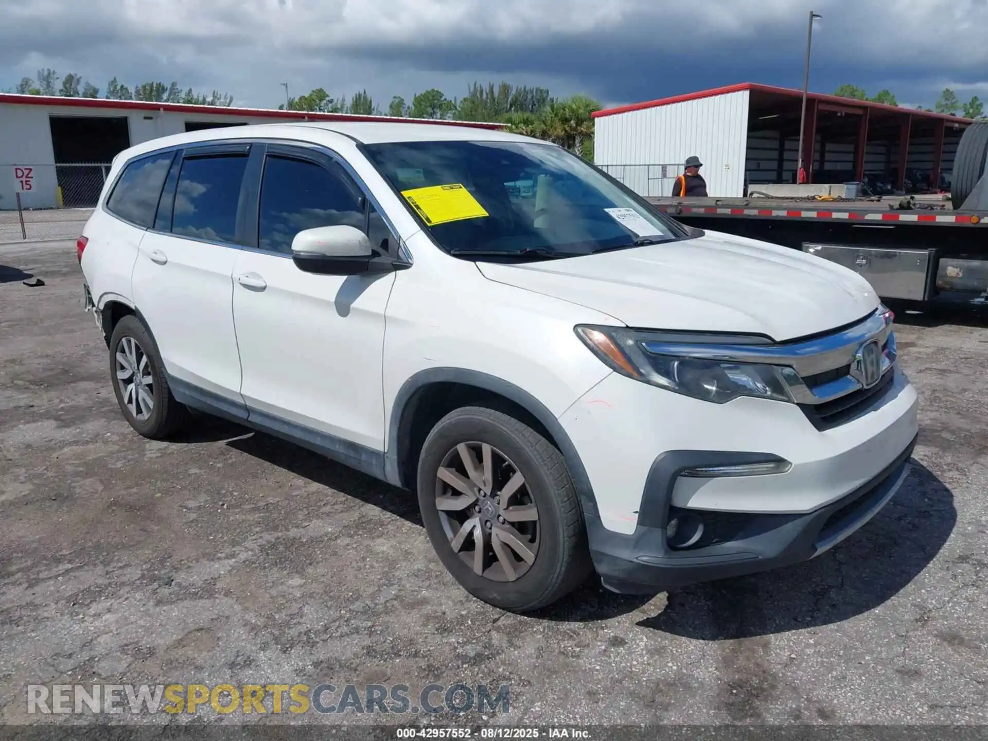 1 Photograph of a damaged car 5FNYF5H34MB015802 HONDA PILOT 2021