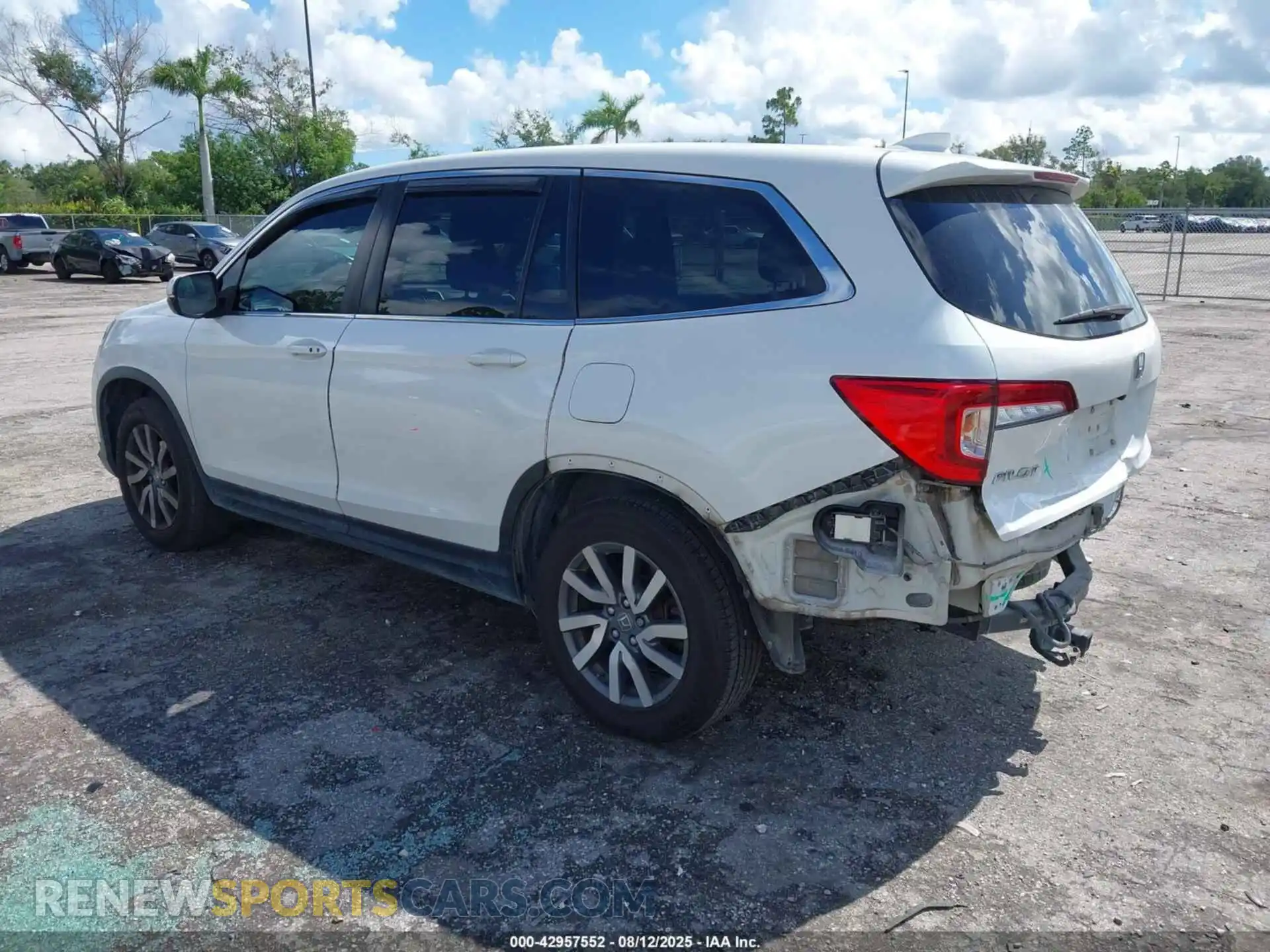 3 Photograph of a damaged car 5FNYF5H34MB015802 HONDA PILOT 2021