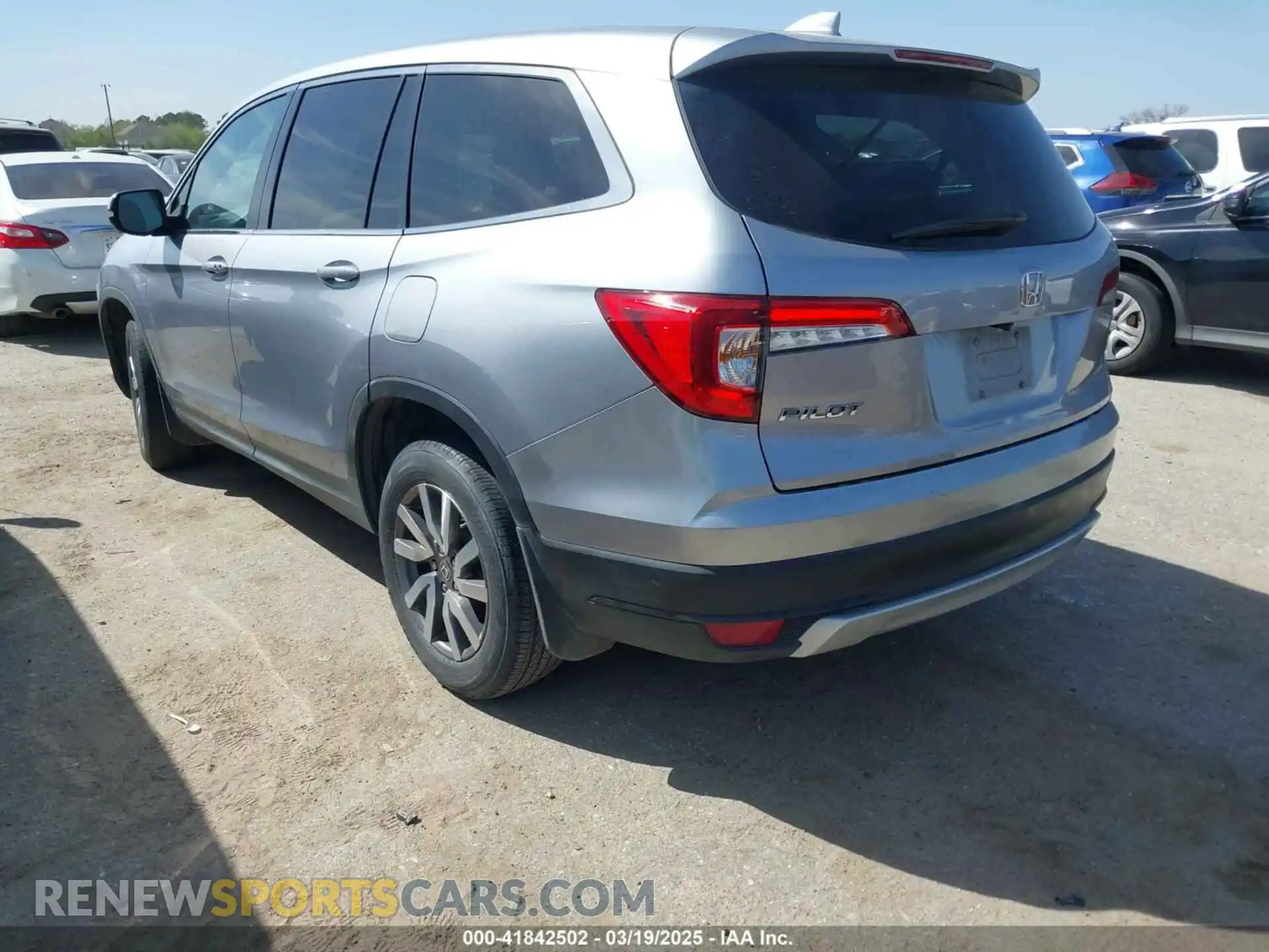 3 Photograph of a damaged car 5FNYF5H36MB003411 HONDA PILOT 2021