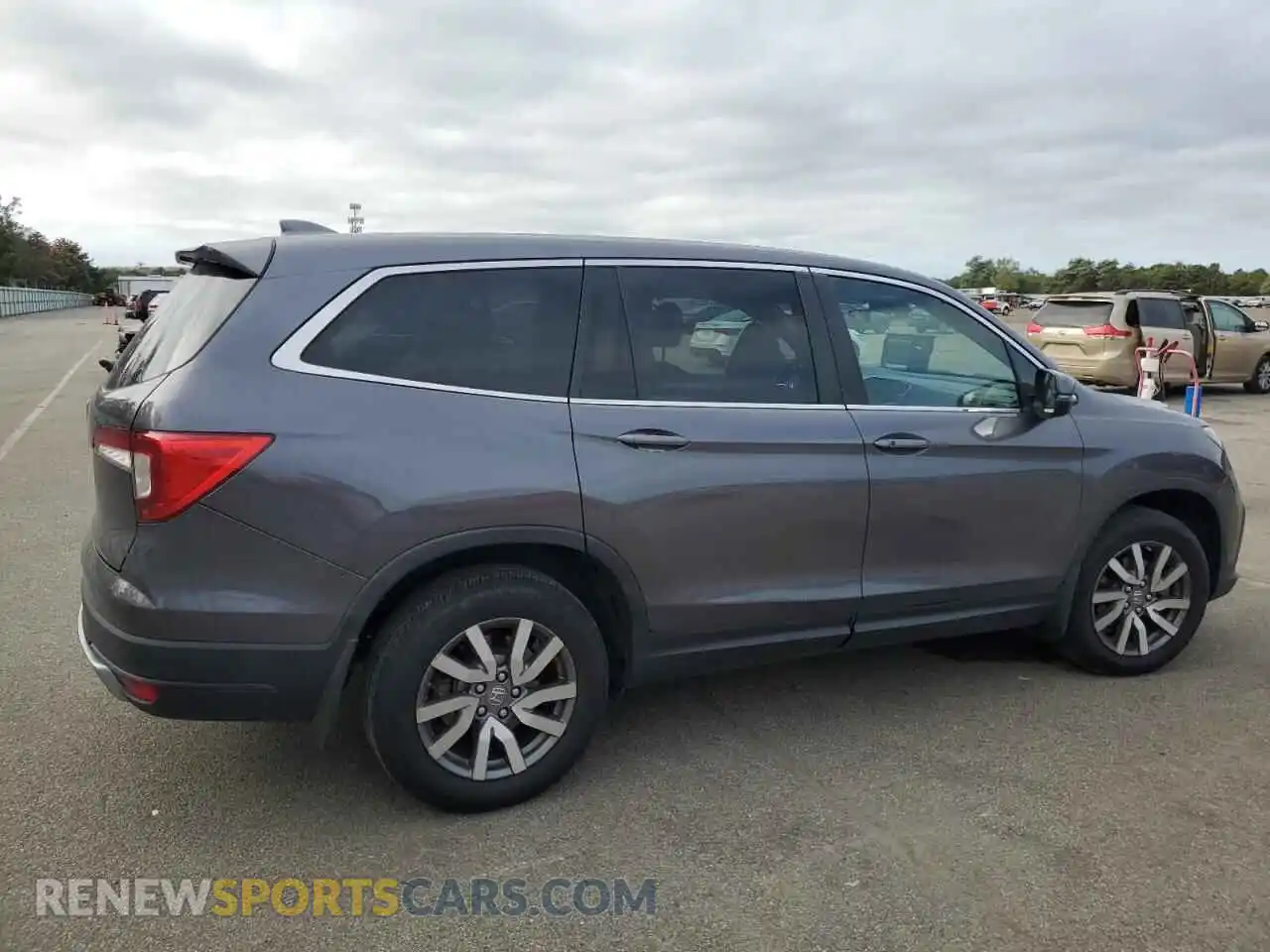 3 Photograph of a damaged car 5FNYF5H37MB033307 HONDA PILOT 2021