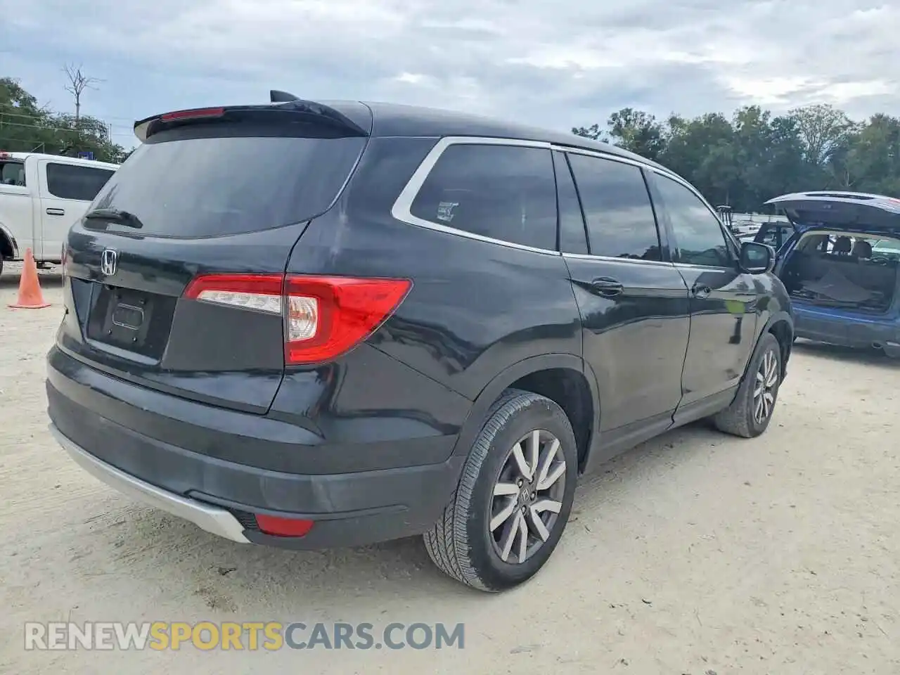 3 Photograph of a damaged car 5FNYF5H50MB015071 HONDA PILOT 2021