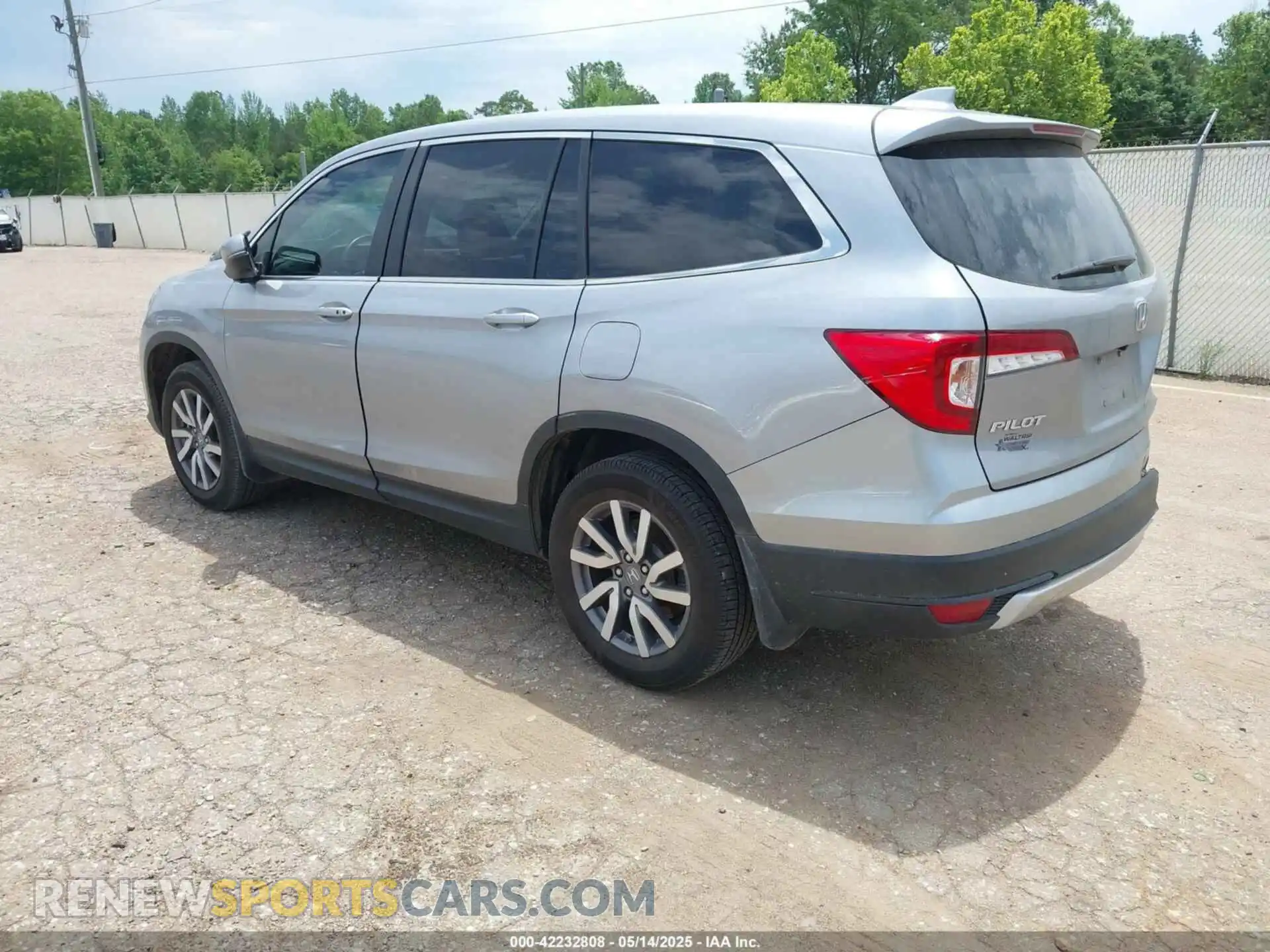 3 Photograph of a damaged car 5FNYF5H50MB038964 HONDA PILOT 2021