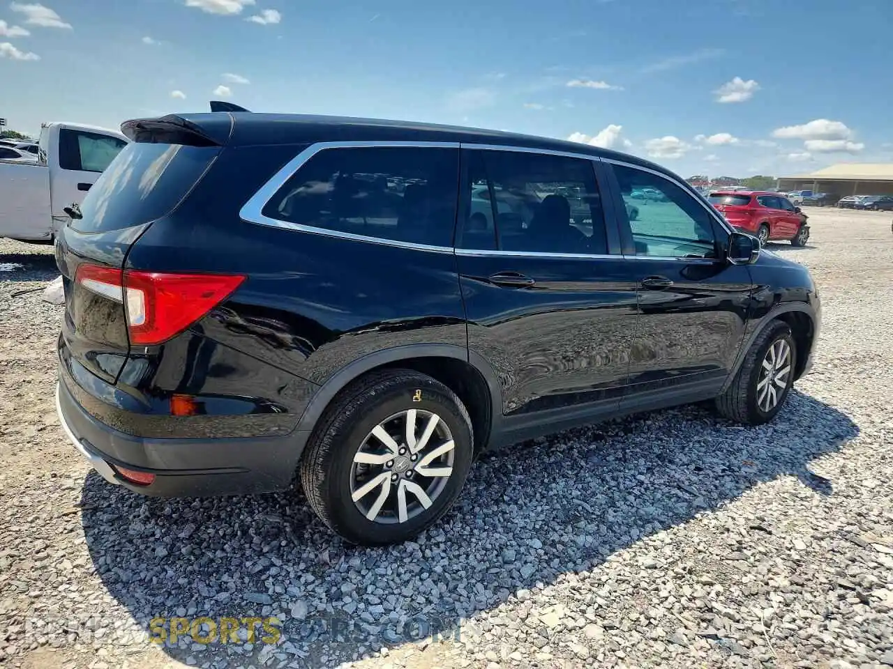 3 Photograph of a damaged car 5FNYF5H51MB015225 HONDA PILOT 2021
