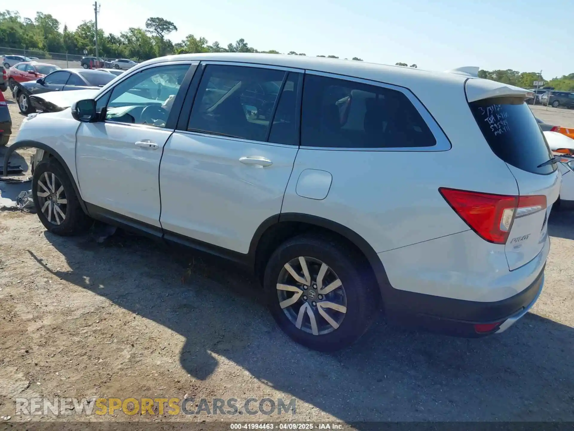 3 Photograph of a damaged car 5FNYF5H53MB006638 HONDA PILOT 2021