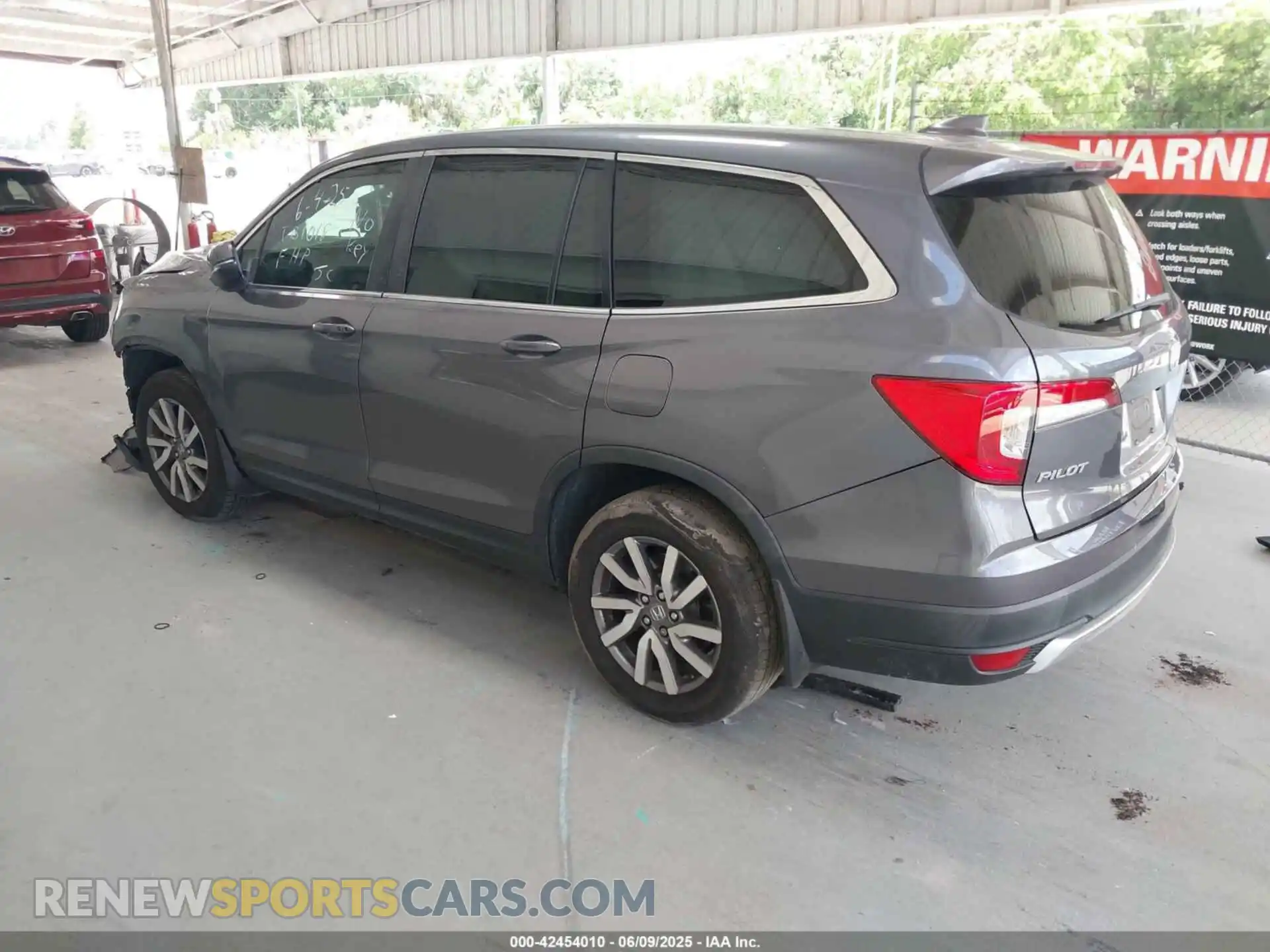 3 Photograph of a damaged car 5FNYF5H53MB030907 HONDA PILOT 2021