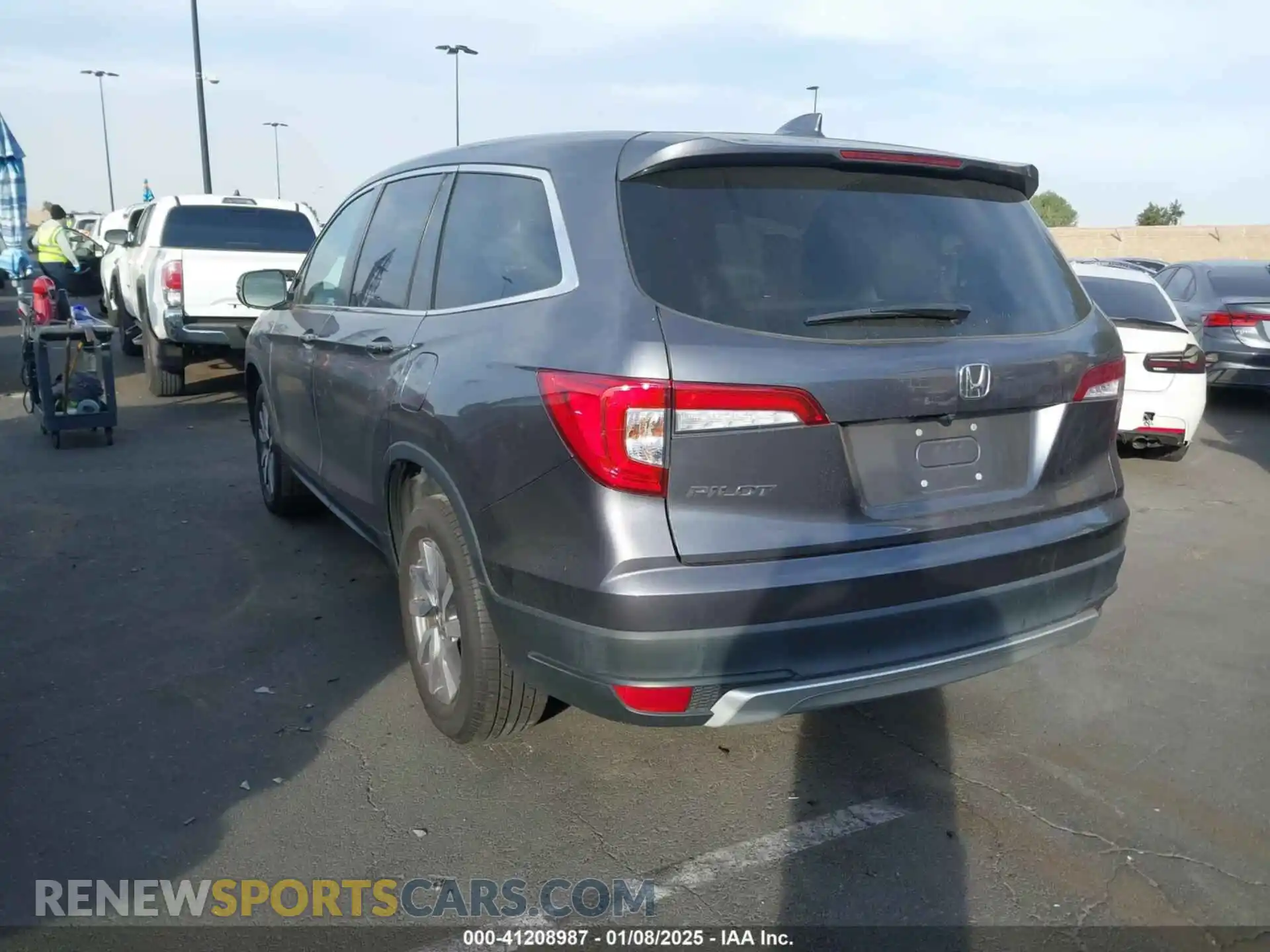 3 Photograph of a damaged car 5FNYF5H54MB018846 HONDA PILOT 2021