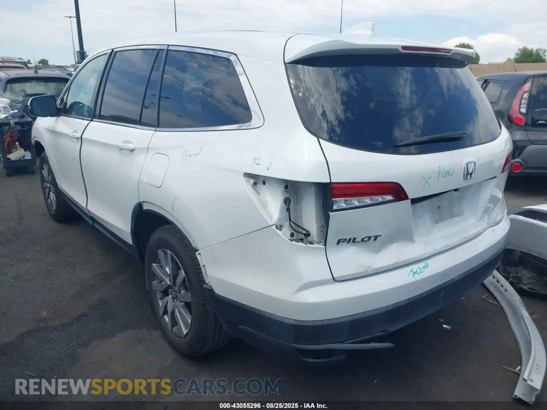3 Photograph of a damaged car 5FNYF5H55MB012876 HONDA PILOT 2021