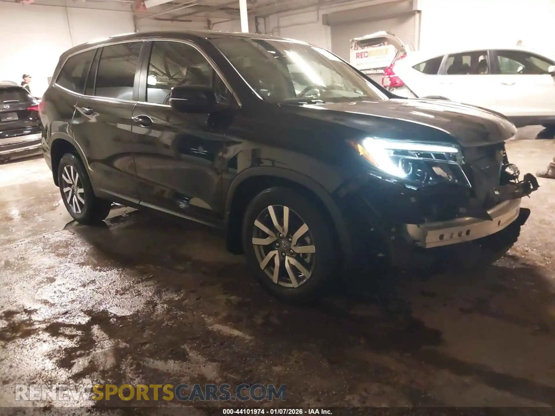 1 Photograph of a damaged car 5FNYF5H55MB019813 HONDA PILOT 2021