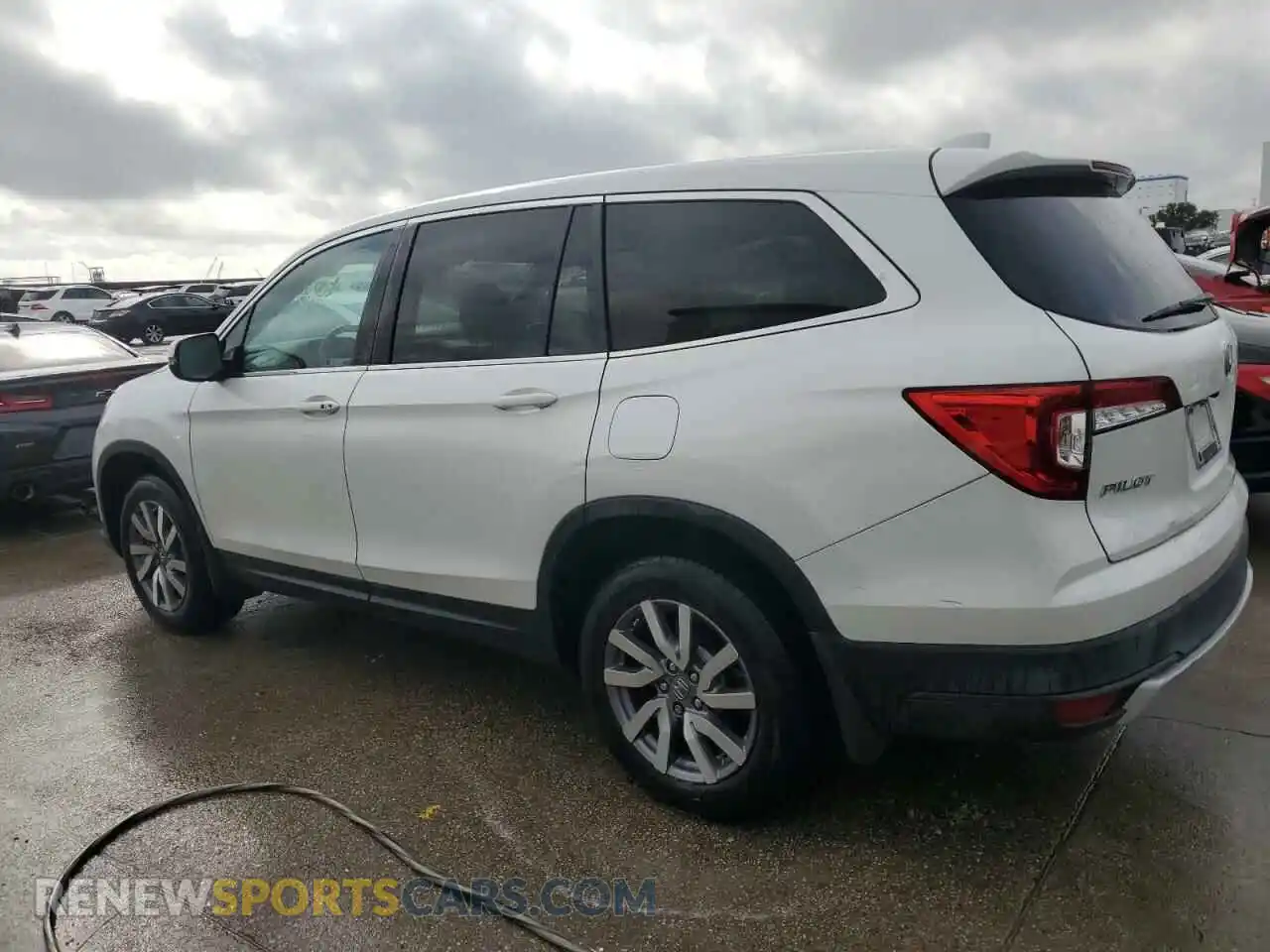 2 Photograph of a damaged car 5FNYF5H55MB025692 HONDA PILOT 2021