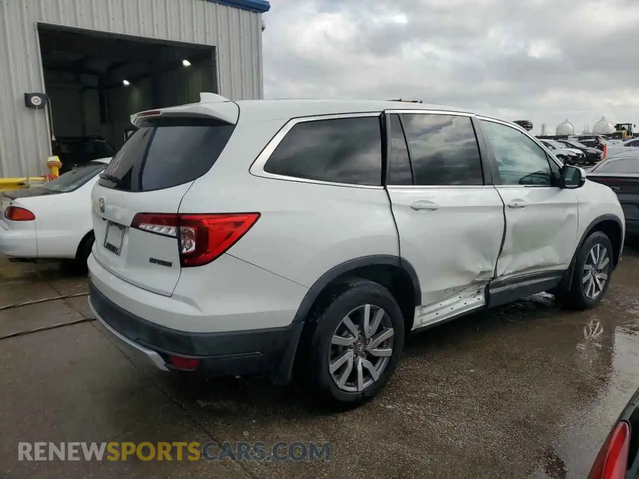 3 Photograph of a damaged car 5FNYF5H55MB025692 HONDA PILOT 2021