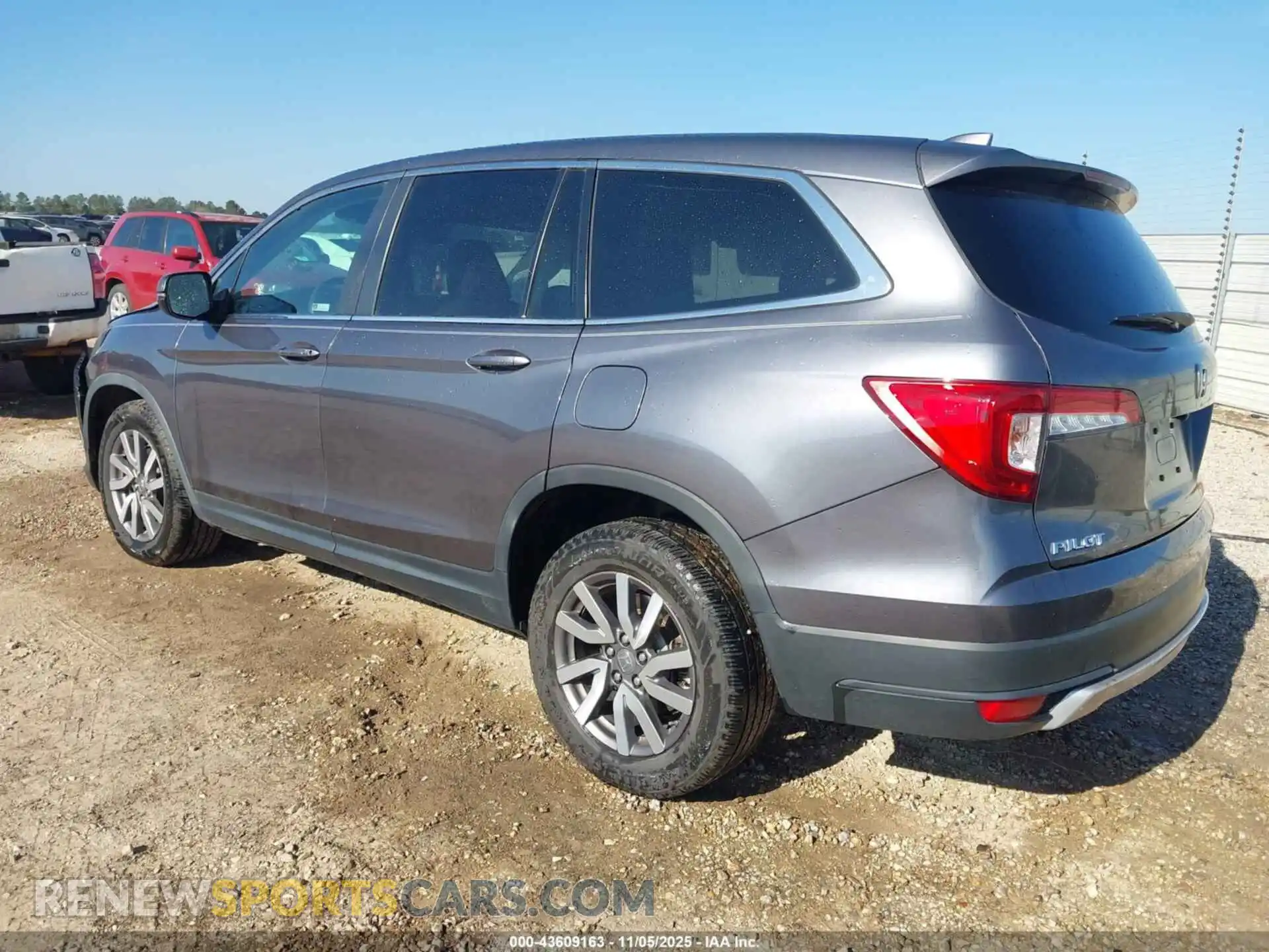 3 Photograph of a damaged car 5FNYF5H57MB014497 HONDA PILOT 2021