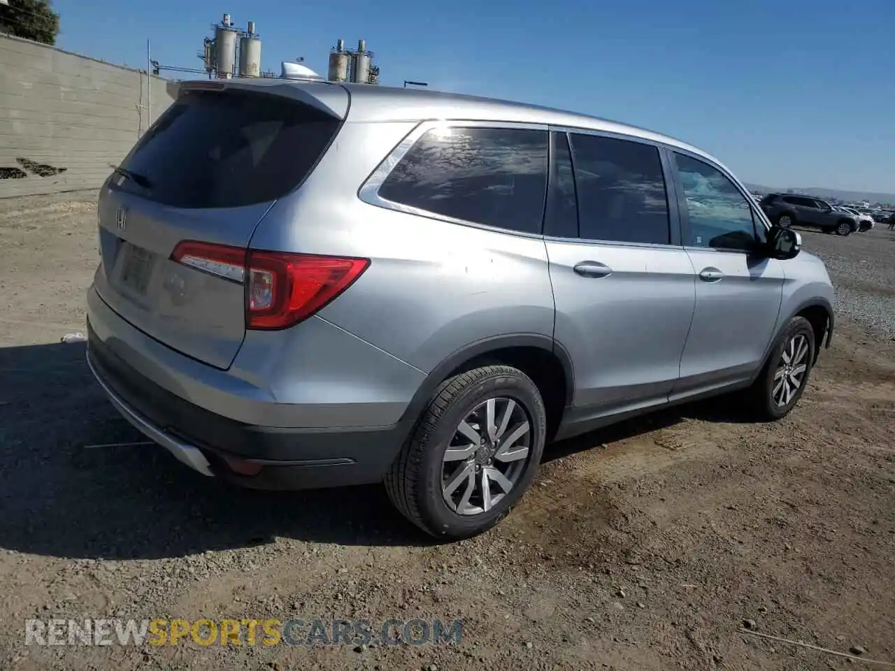 3 Photograph of a damaged car 5FNYF5H58MB018915 HONDA PILOT 2021