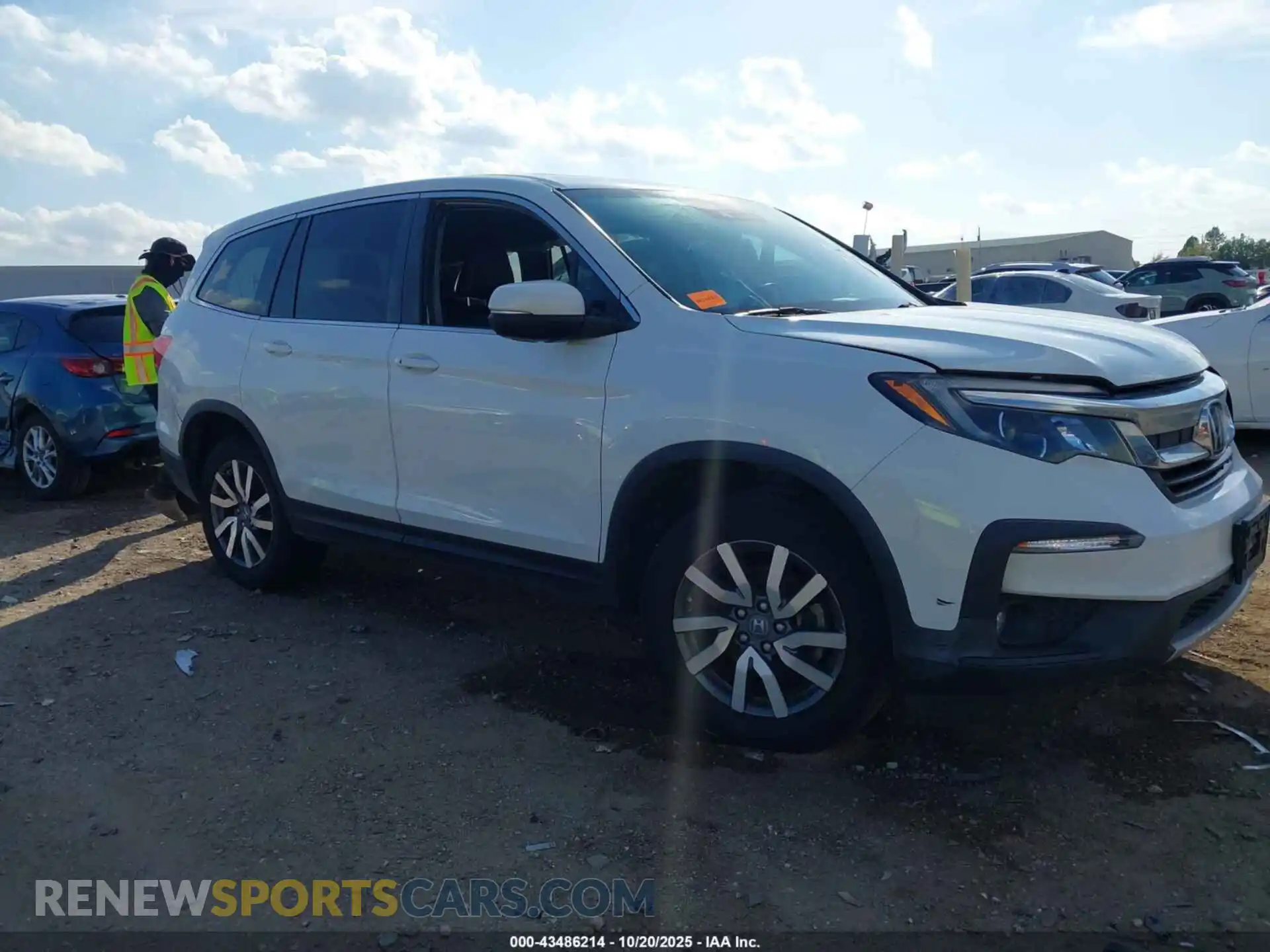1 Photograph of a damaged car 5FNYF5H5XMB031813 HONDA PILOT 2021