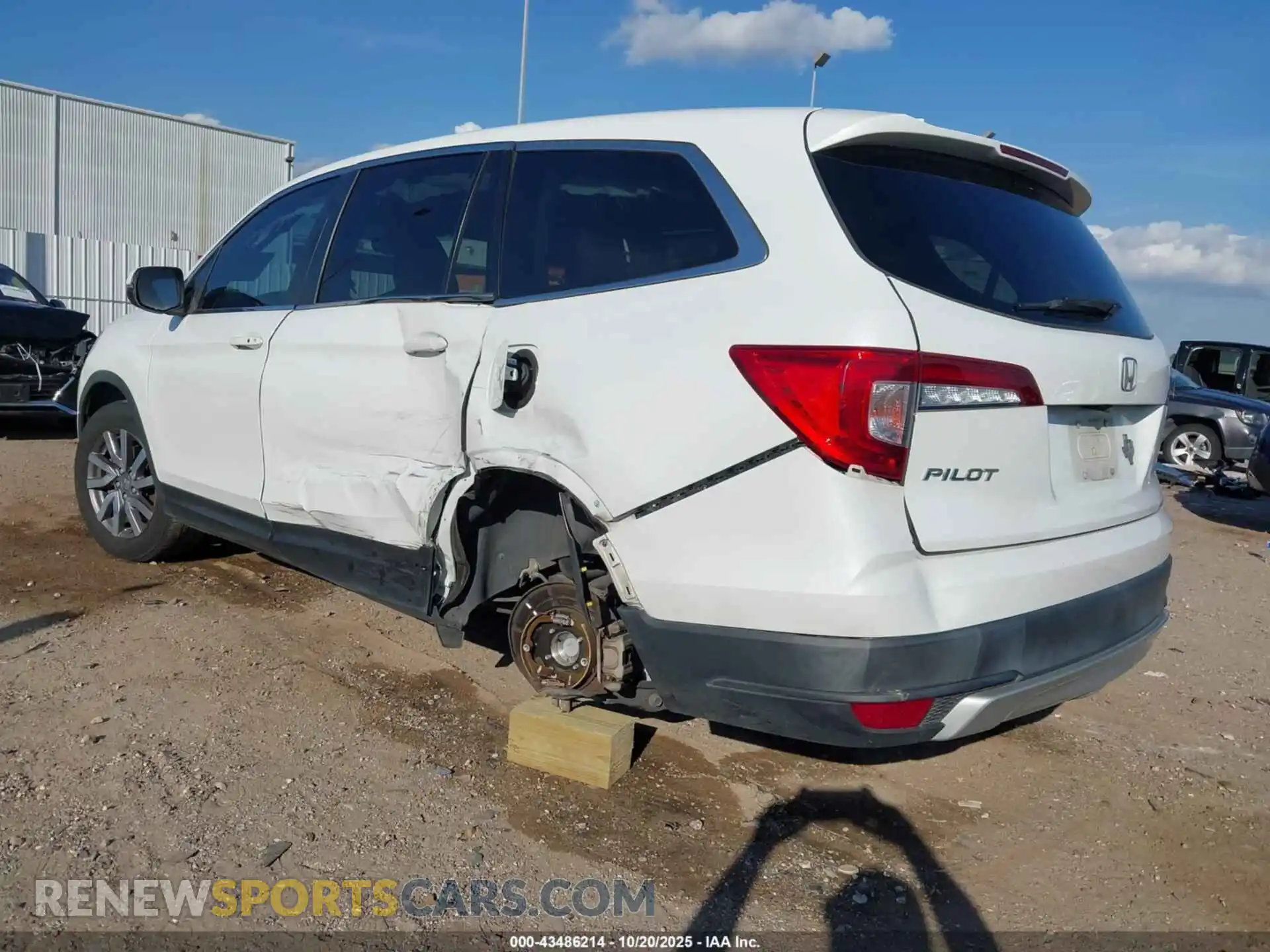 3 Photograph of a damaged car 5FNYF5H5XMB031813 HONDA PILOT 2021