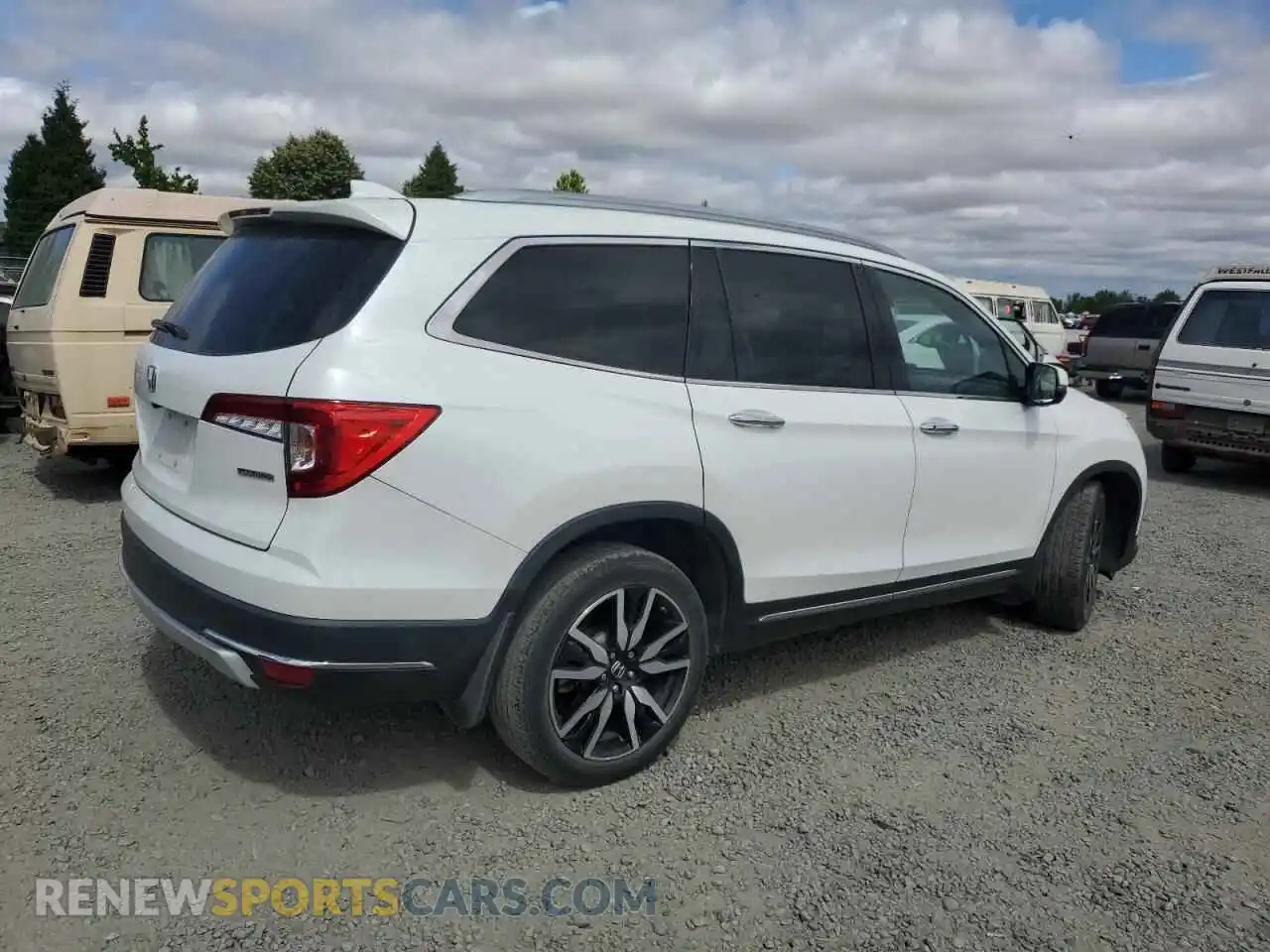 3 Photograph of a damaged car 5FNYF5H62MB000533 HONDA PILOT 2021