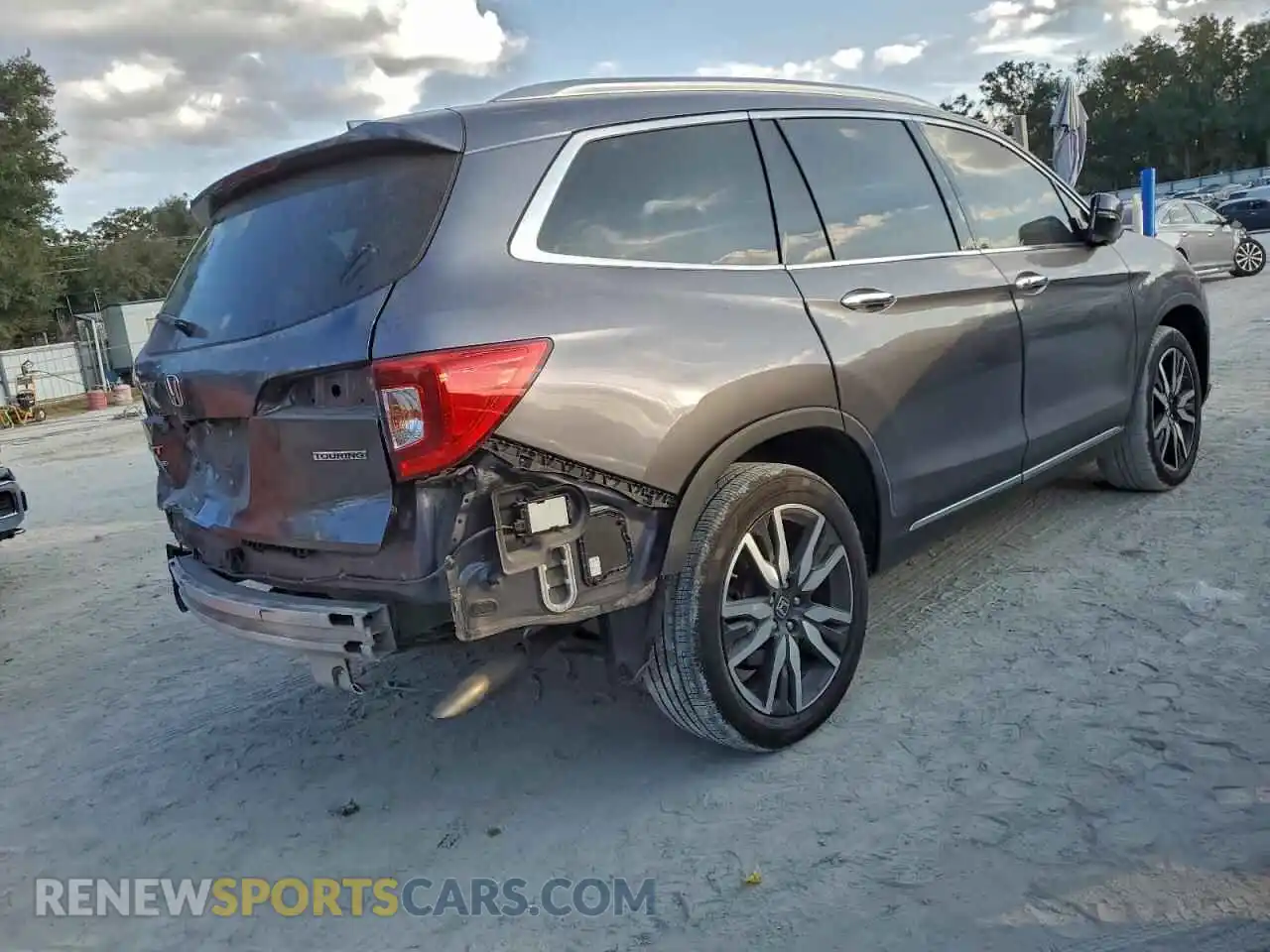 3 Photograph of a damaged car 5FNYF5H97MB023008 HONDA PILOT 2021