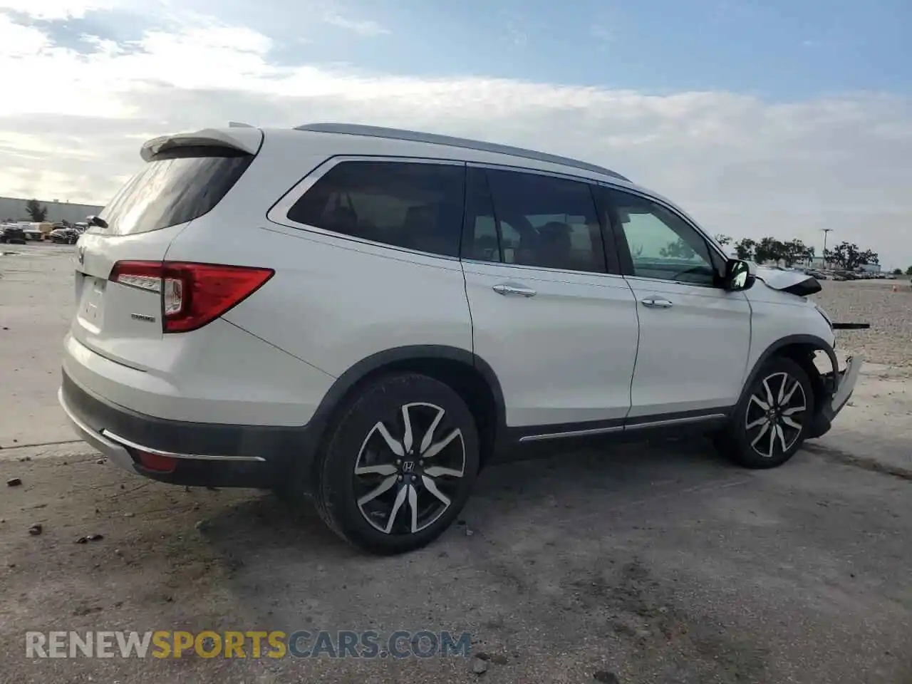 3 Photograph of a damaged car 5FNYF5H99MB039369 HONDA PILOT 2021
