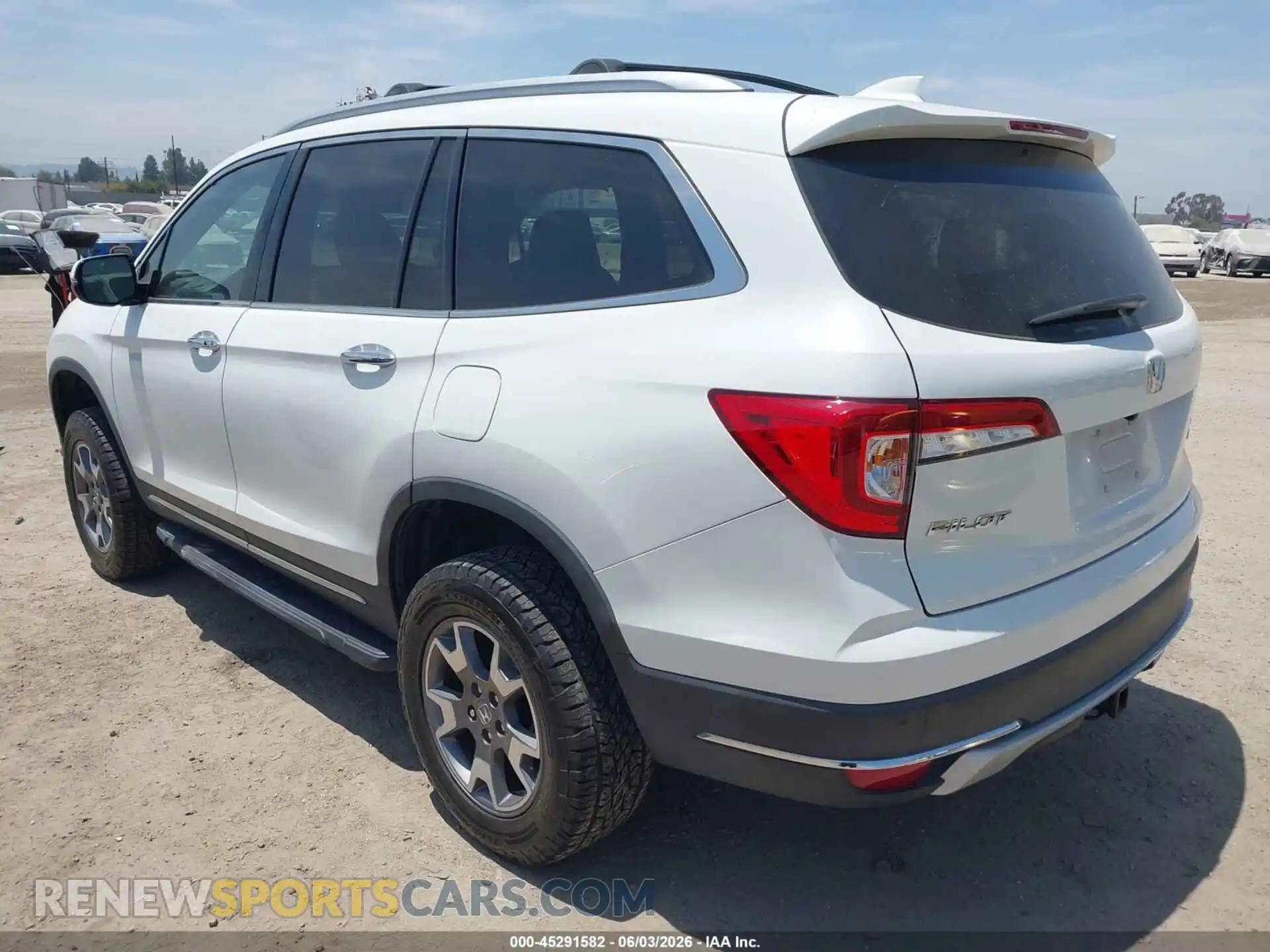 3 Photograph of a damaged car 5FNYF6H00MB078102 HONDA PILOT 2021