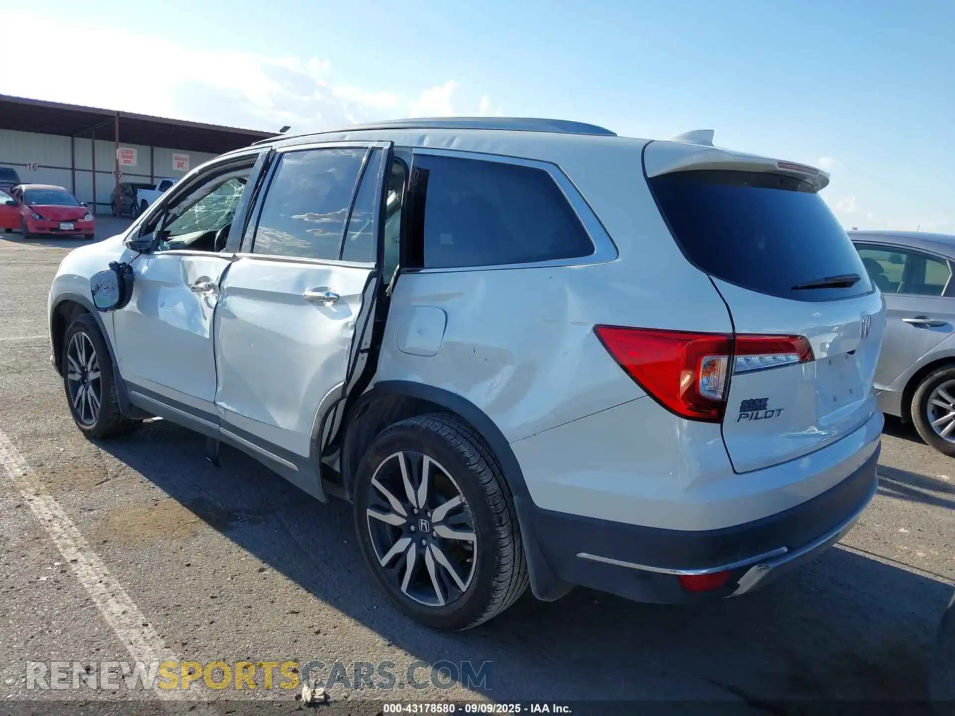 3 Photograph of a damaged car 5FNYF6H00MB095515 HONDA PILOT 2021