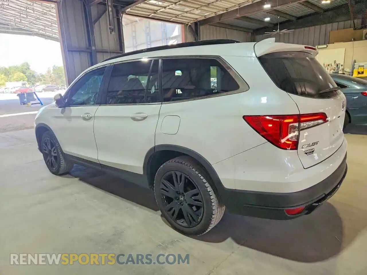 2 Photograph of a damaged car 5FNYF6H21MB086484 HONDA PILOT 2021