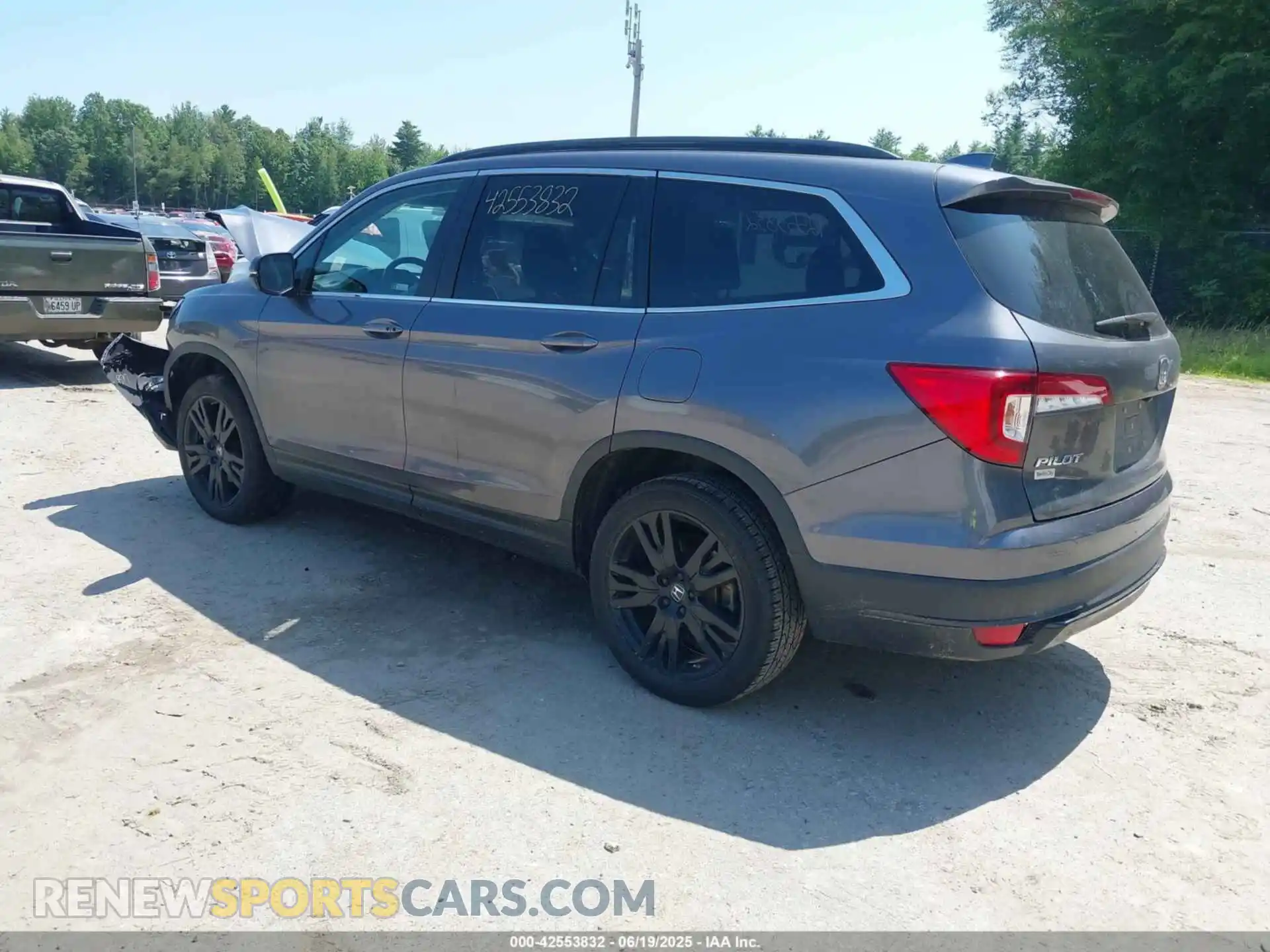 3 Photograph of a damaged car 5FNYF6H23MB067578 HONDA PILOT 2021