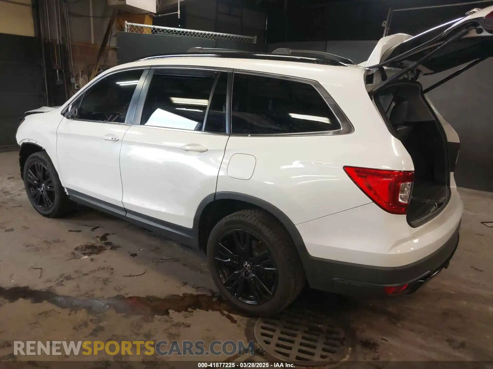 3 Photograph of a damaged car 5FNYF6H24MB028644 HONDA PILOT 2021