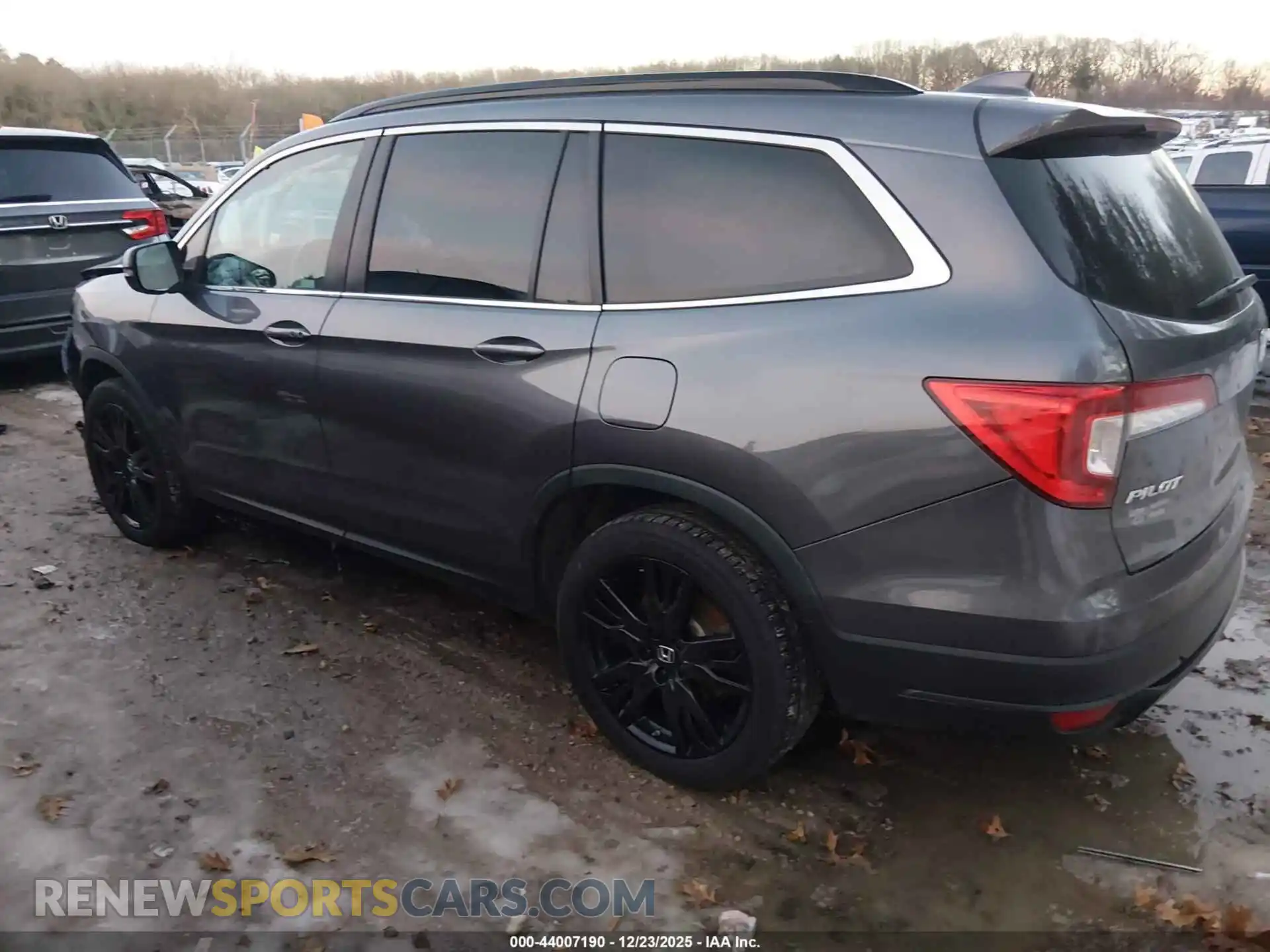 3 Photograph of a damaged car 5FNYF6H26MB019850 HONDA PILOT 2021