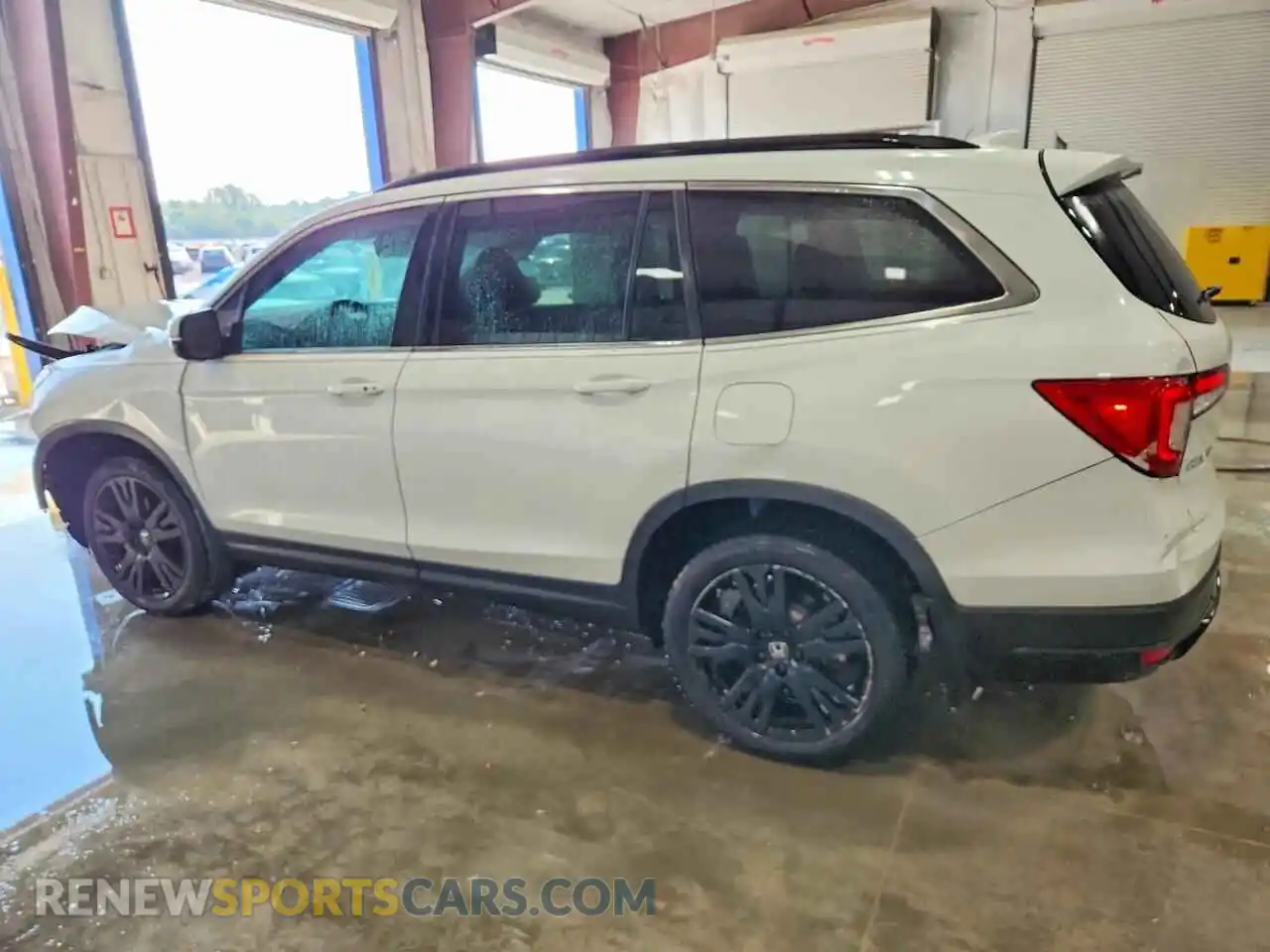 2 Photograph of a damaged car 5FNYF6H28MB006677 HONDA PILOT 2021