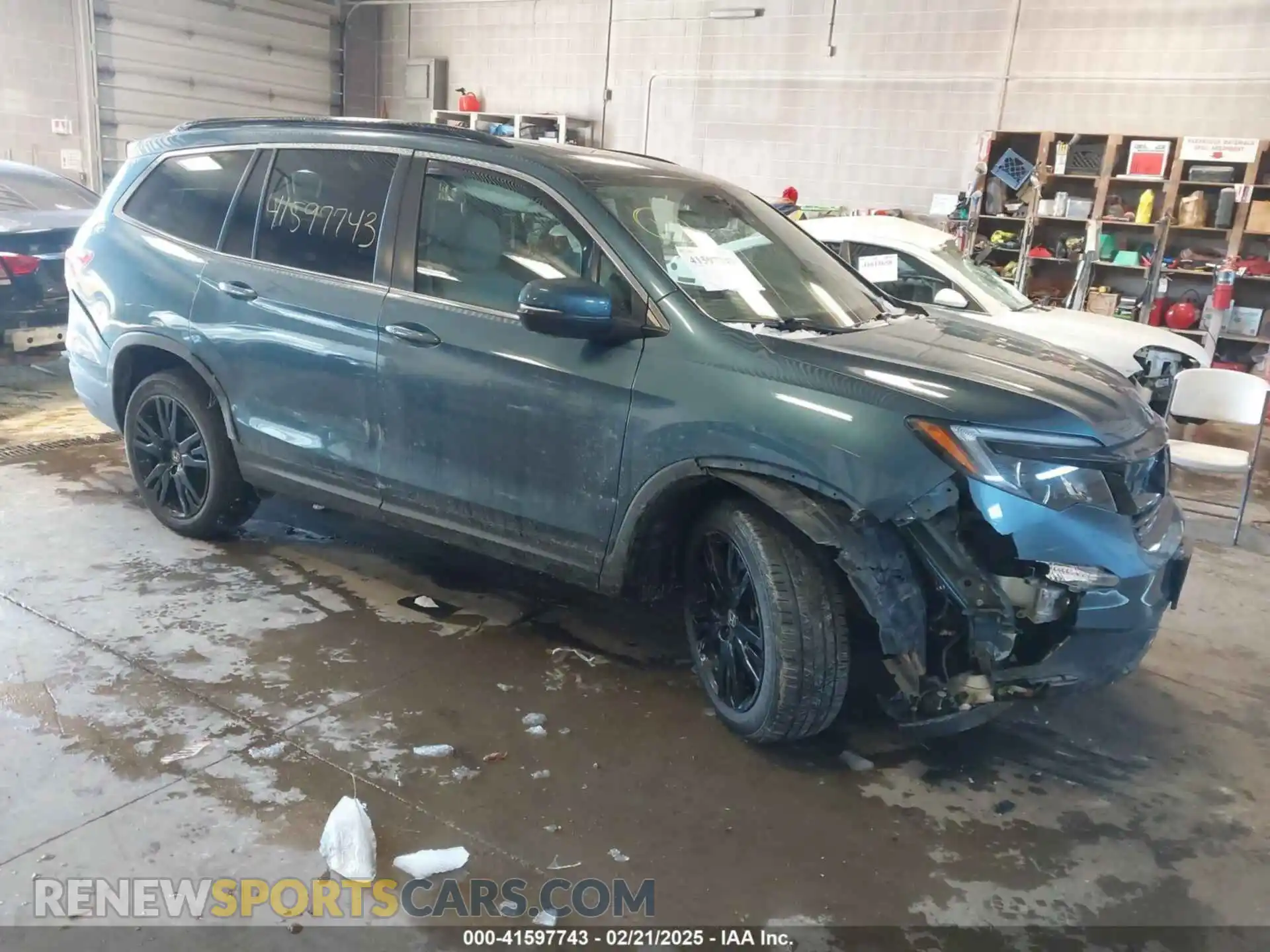 1 Photograph of a damaged car 5FNYF6H28MB009000 HONDA PILOT 2021