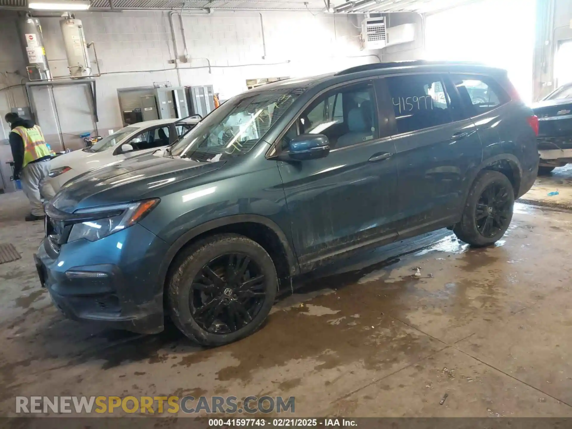 2 Photograph of a damaged car 5FNYF6H28MB009000 HONDA PILOT 2021