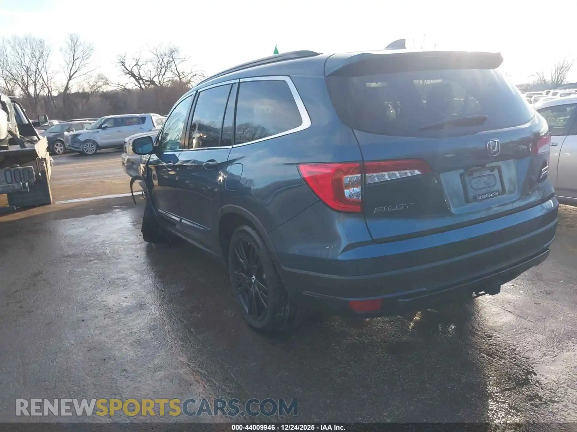 3 Photograph of a damaged car 5FNYF6H2XMB045576 HONDA PILOT 2021
