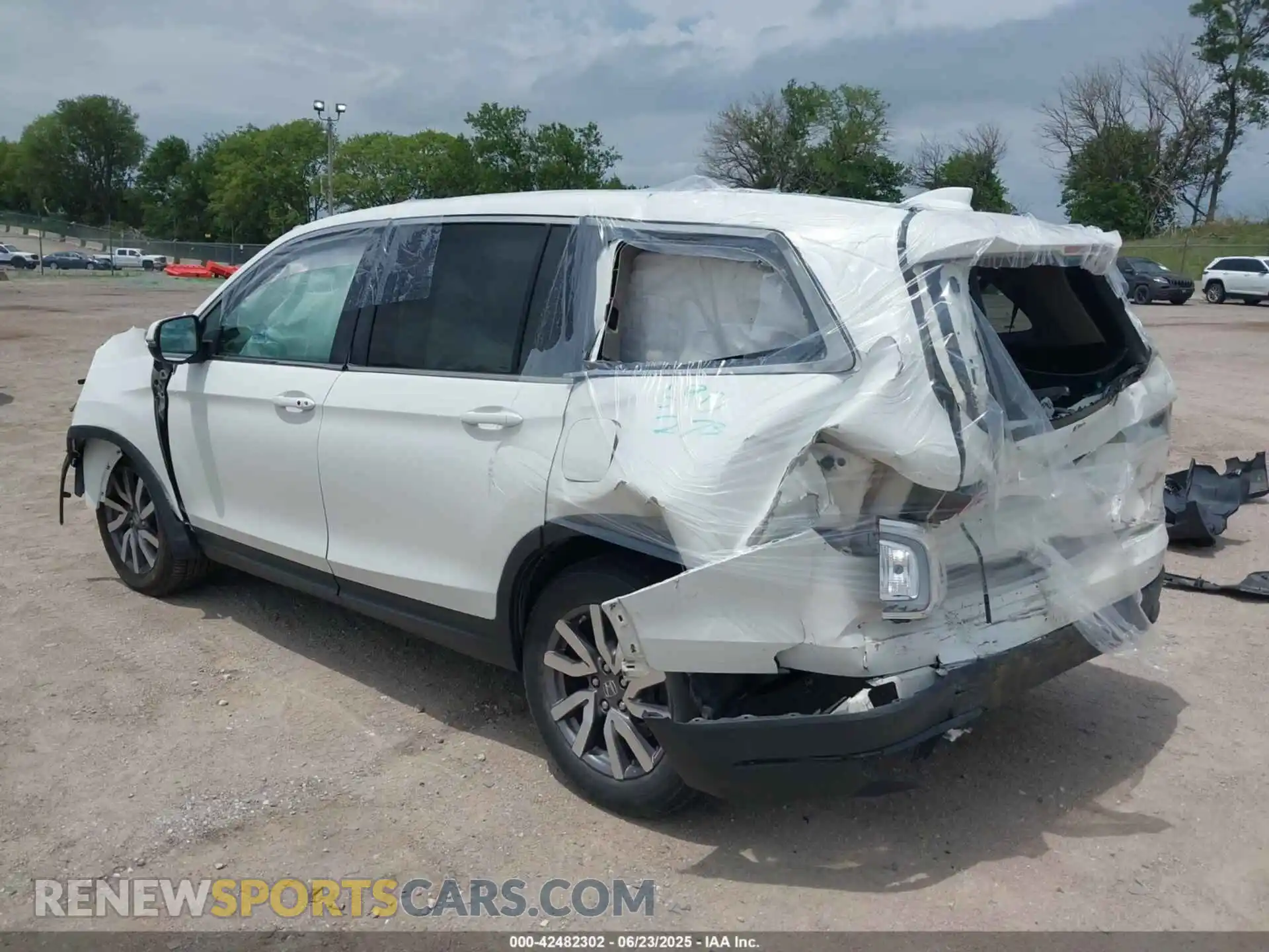 3 Photograph of a damaged car 5FNYF6H30MB046308 HONDA PILOT 2021