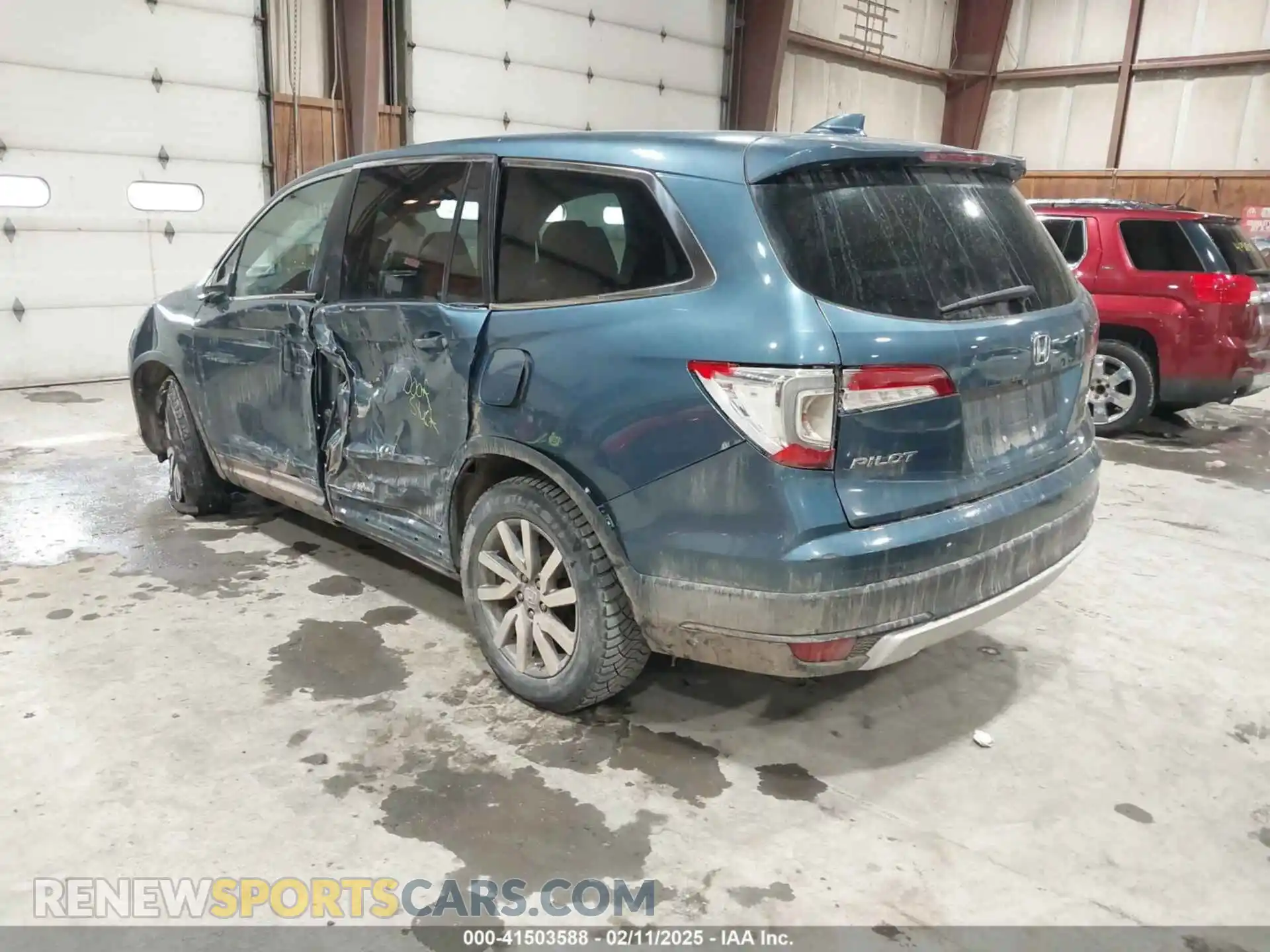 3 Photograph of a damaged car 5FNYF6H34MB078825 HONDA PILOT 2021